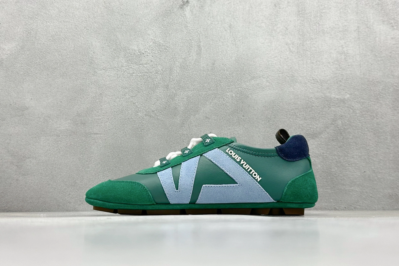 COCO-- 8V 1AHNDS cowhide item:E-X575F1789H