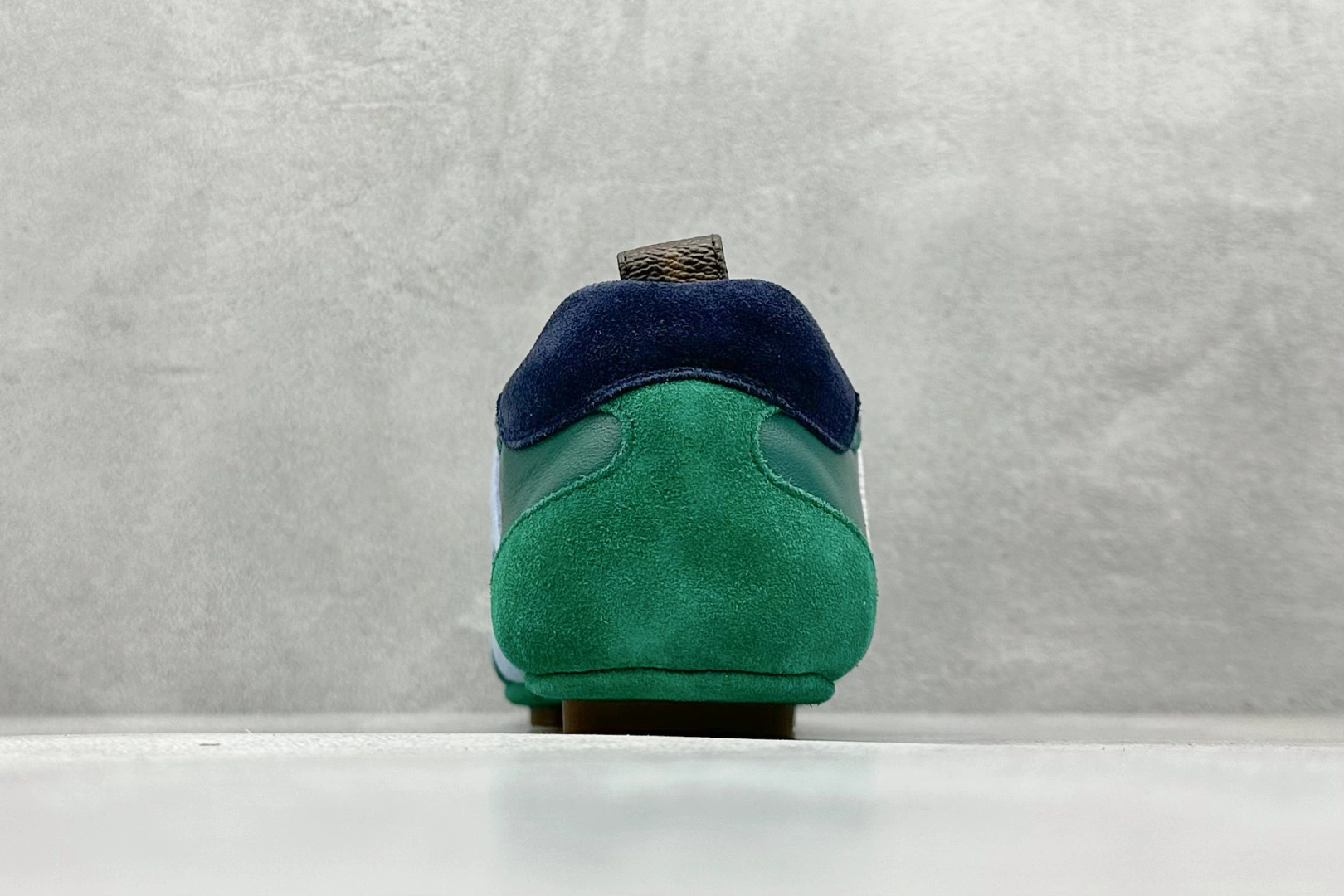COCO-- 8V 1AHNDS cowhide item:E-X575F1789H