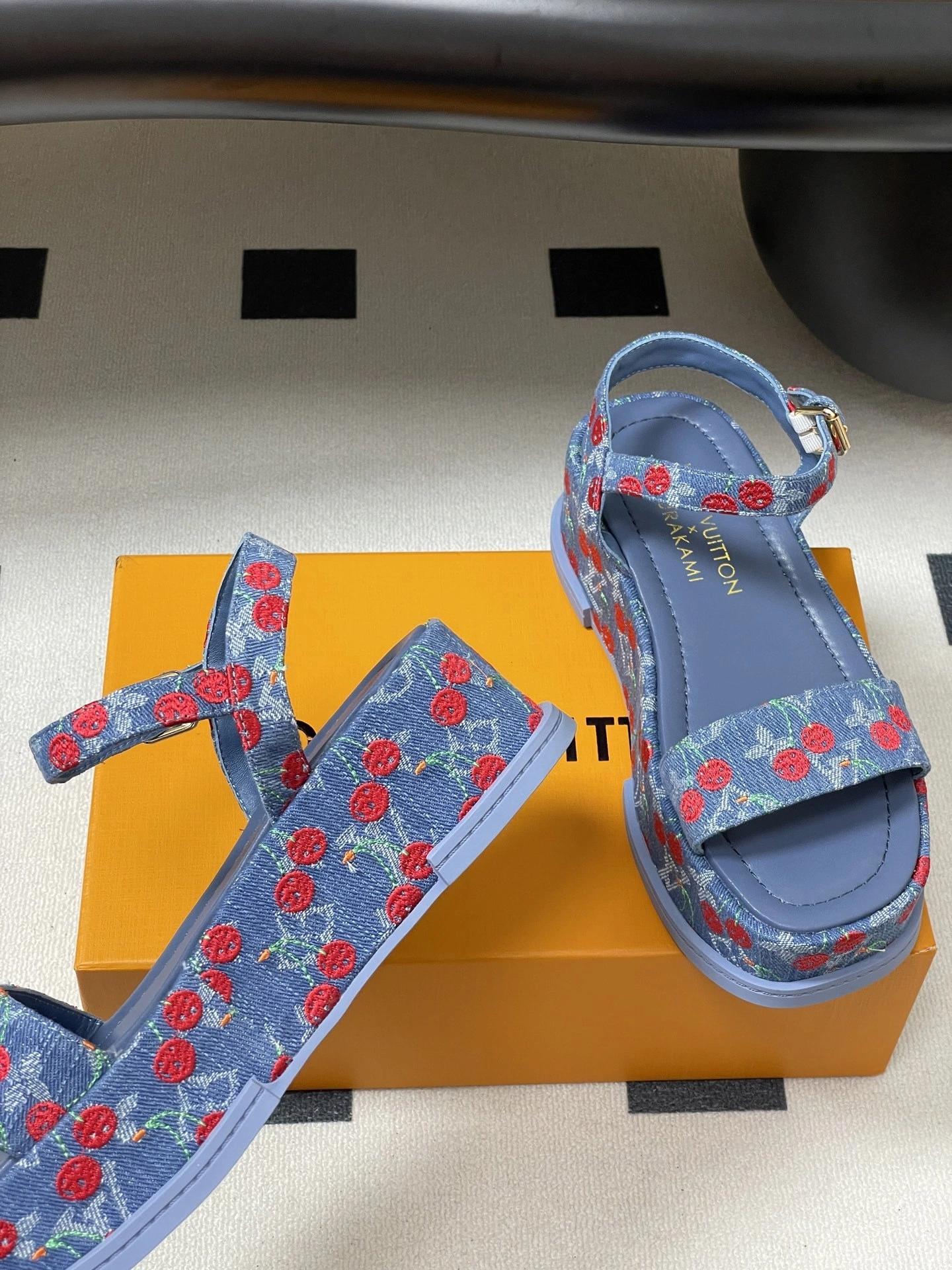 COCO-- 8V 1AHNYB TM MAYA FLATFORM sheephide denim item:E-X313F1902