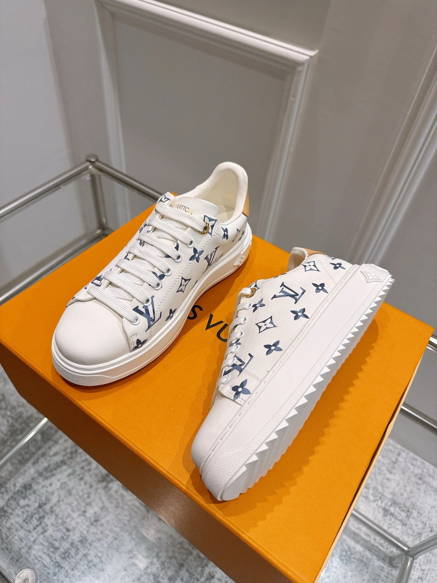 COCO-- 8V 1AHOOD cowhide sheepskin Thick soles:4CM item:E-X362H2705