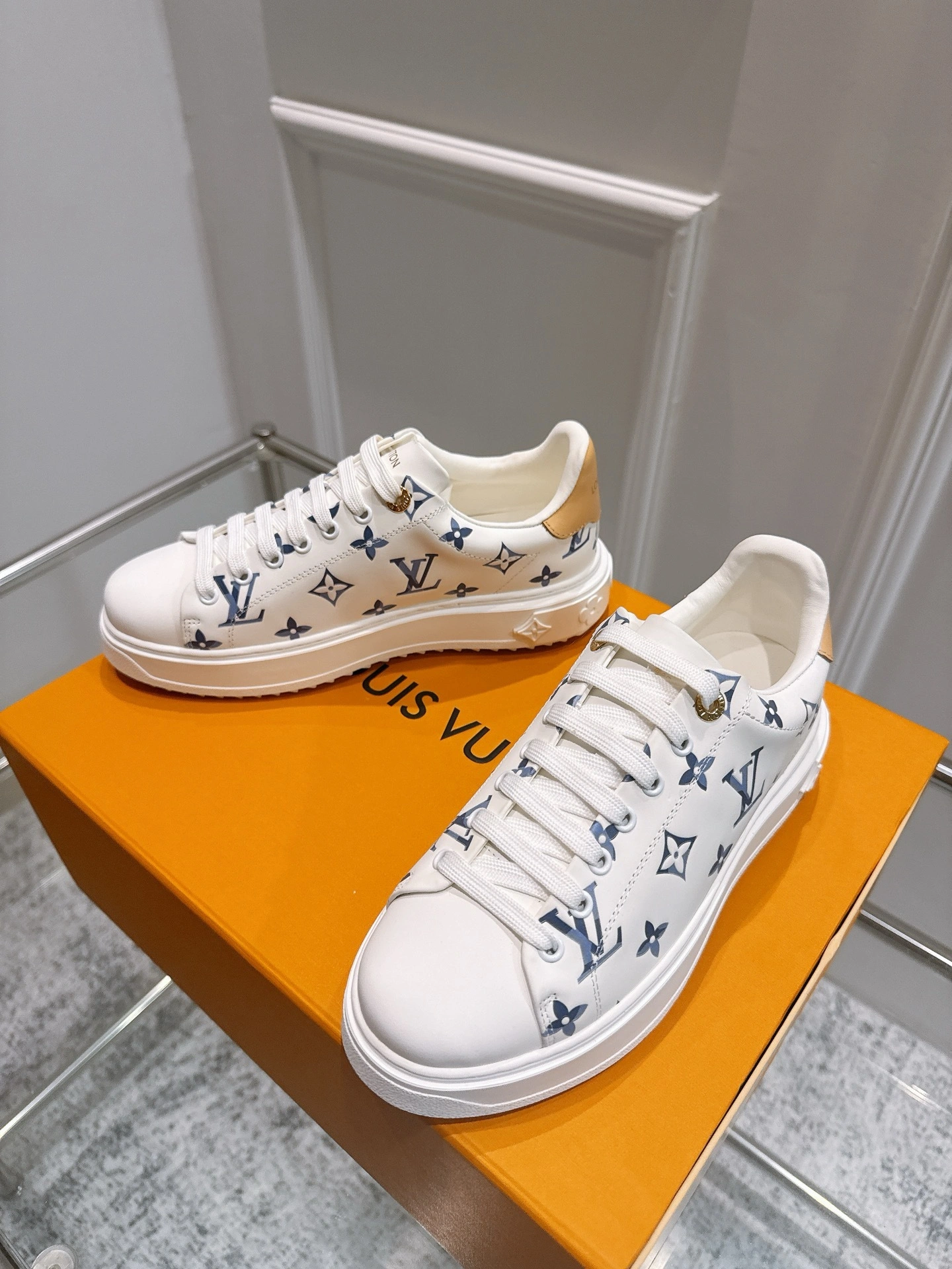 COCO-- 8V 1AHOOD cowhide sheepskin Thick soles:4CM item:E-X362H2705