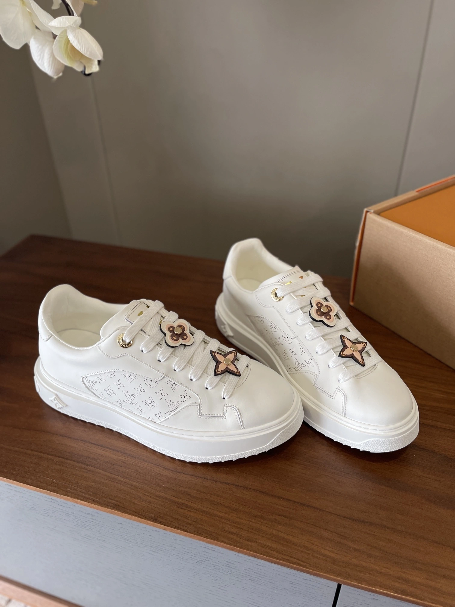 COCO-- 8V 1AICMB cowhide item:E-X003K1222