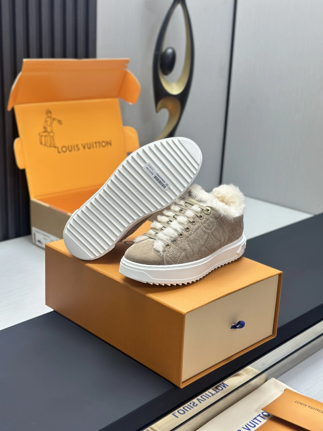 COCO-- 8V 1AIDHI Beverly Hills wool cowhide Thick soles：4CM item:E-X000K1220