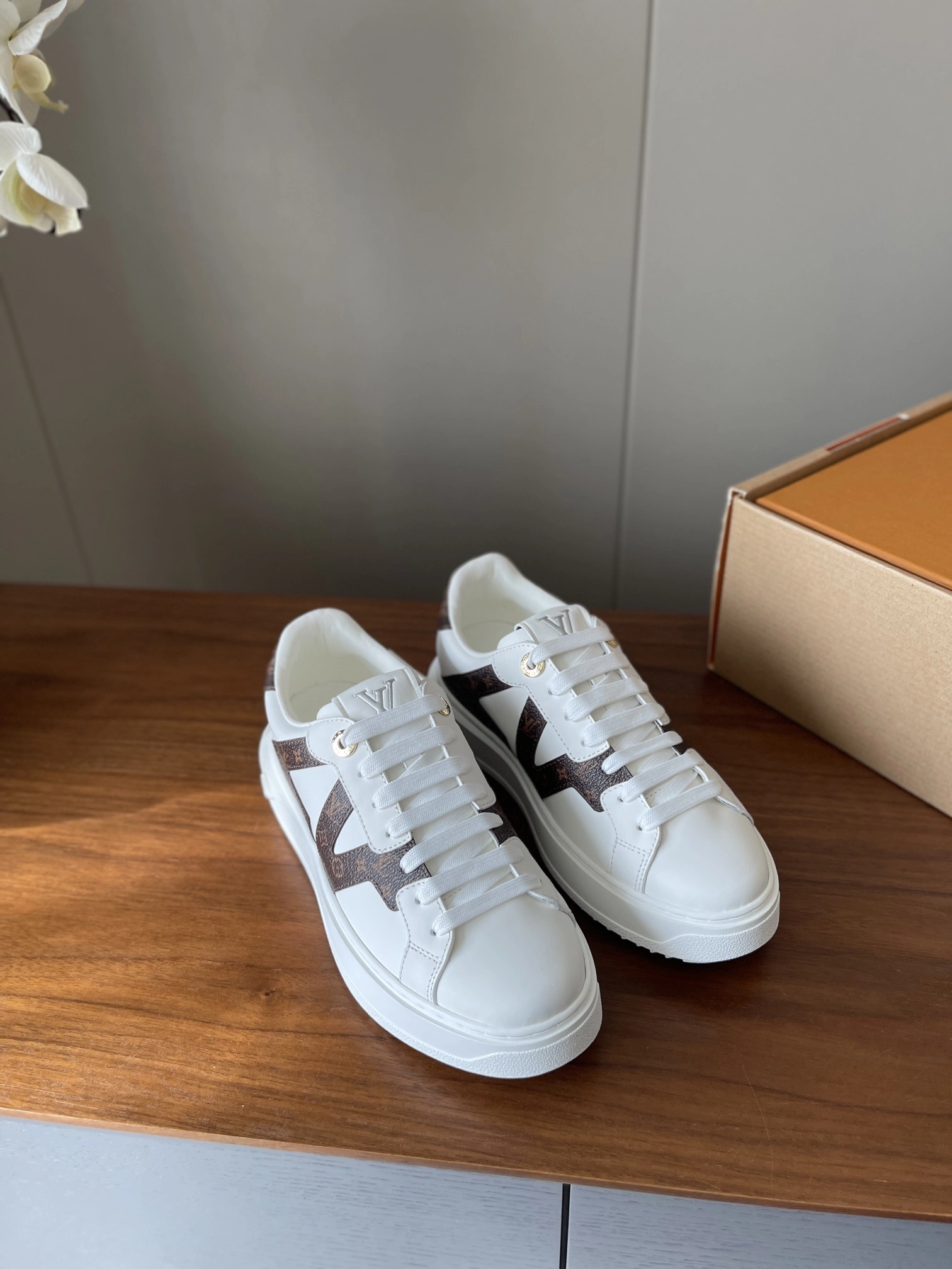 COCO-- 8V 1AIEFA Calfskin item:E-X000J2817