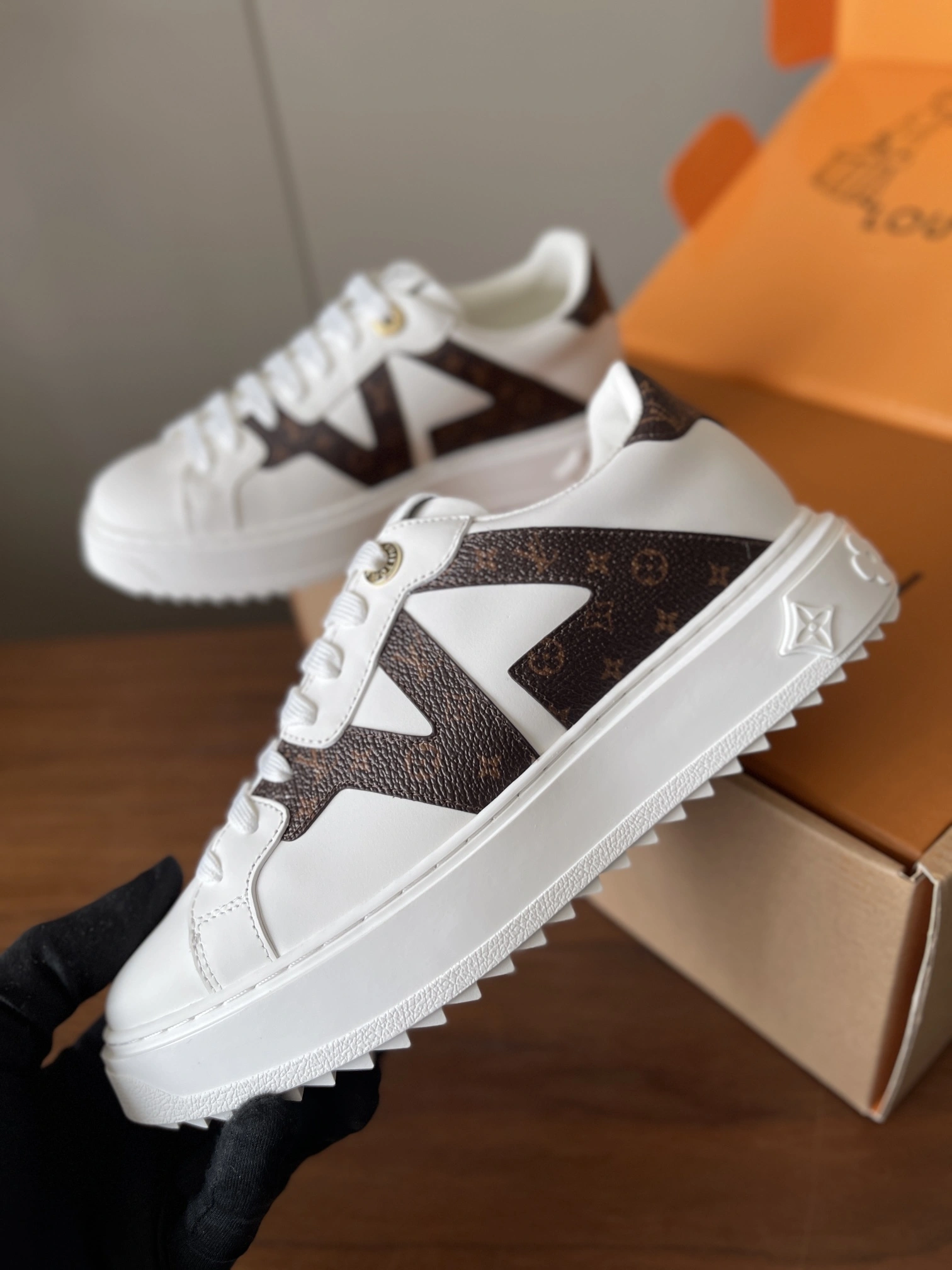 COCO-- 8V 1AIEFA Calfskin item:E-X000J2817