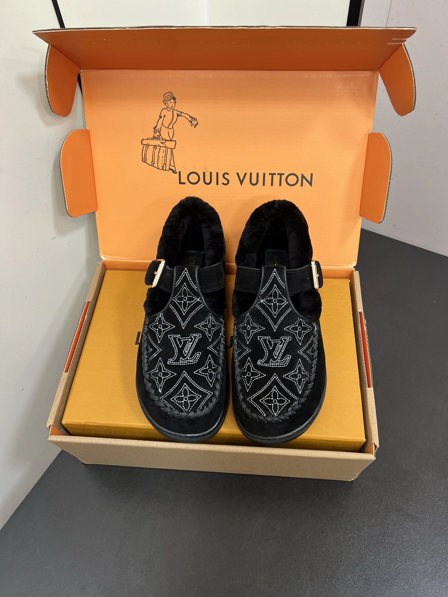 COCO-- 8V 1AIGLD item:E-X362K1903