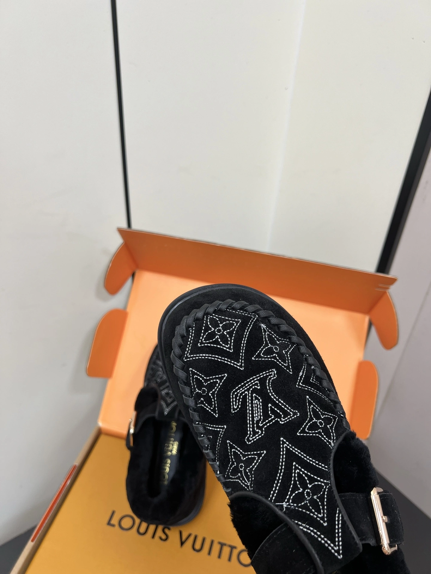 COCO-- 8V 1AIGLD item:E-X362K1903