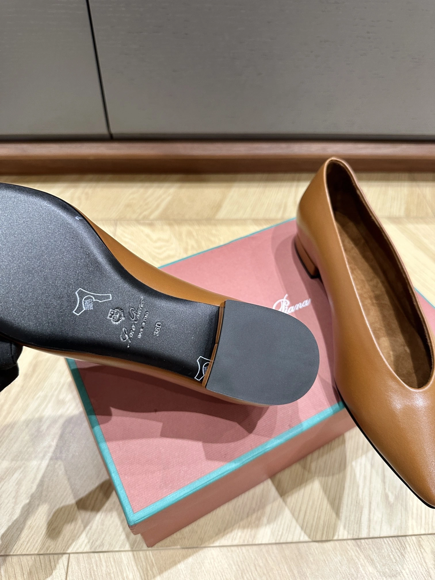 COCO-- 8oro Pi191 FAN3737E424 Calfskin item:E-XW03J0905