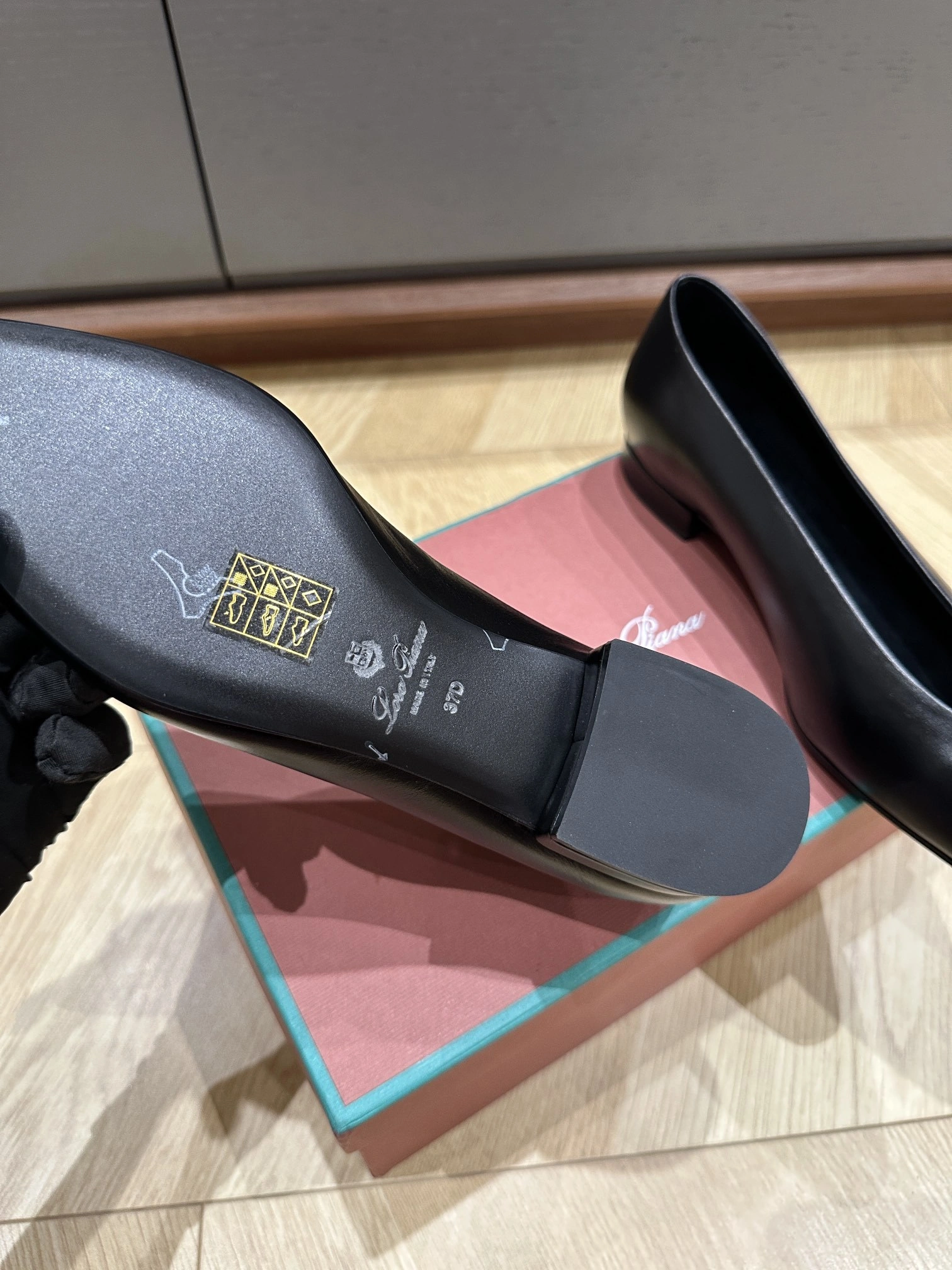 COCO-- 8oro Pi191 FAN60738000 Calfskin item:E-XW03J0906