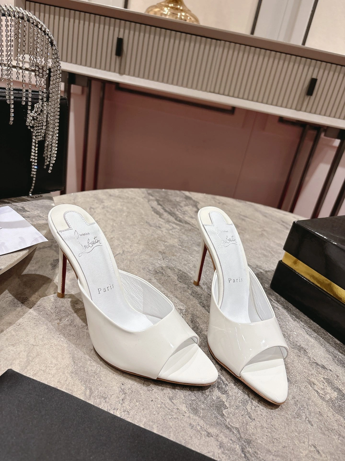 COCO-- 8ou2ou 1221318W302 calfskin item:E-X150J3861