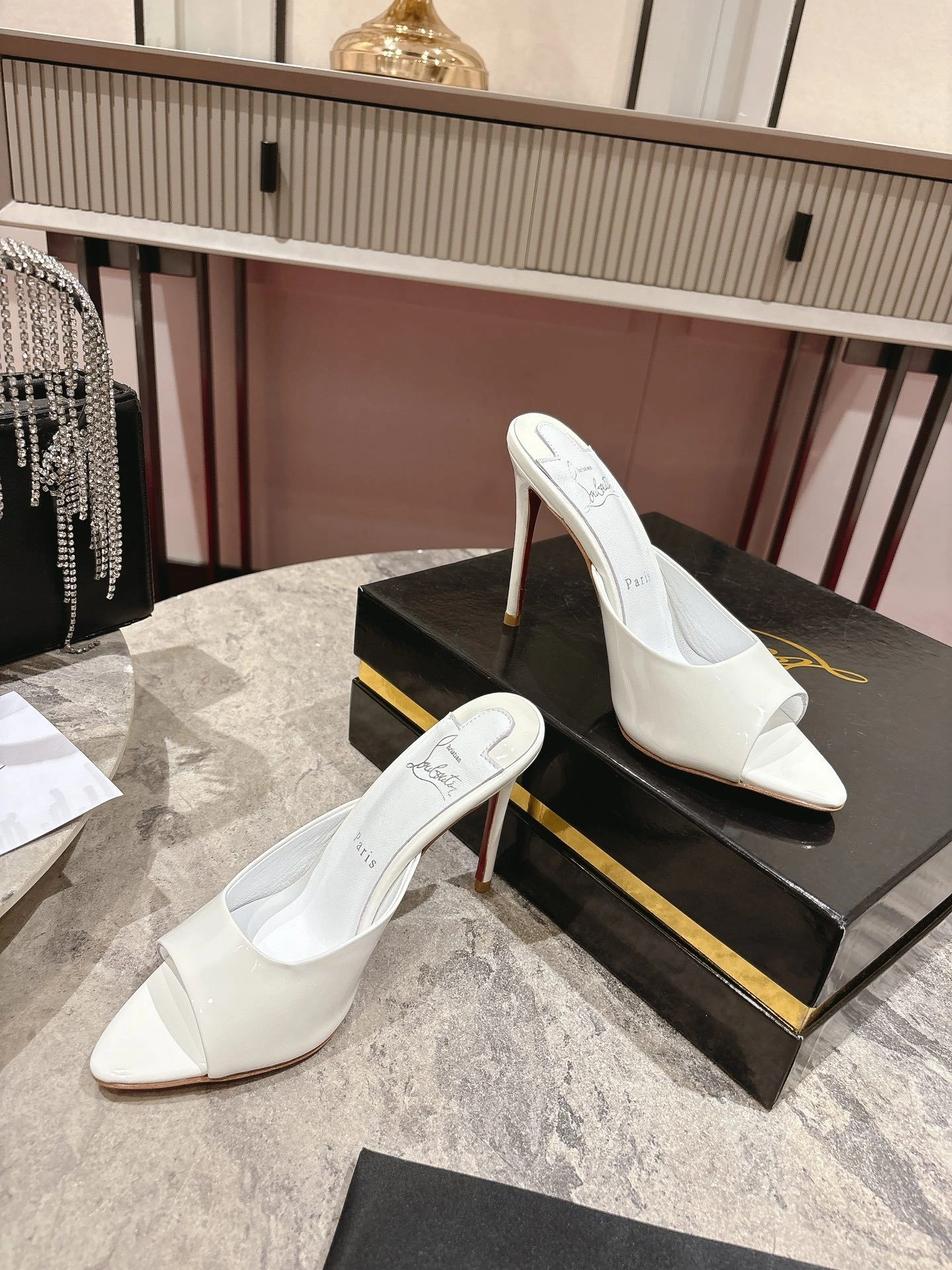 COCO-- 8ou2ou 1221318W302 calfskin item:E-X150J3861