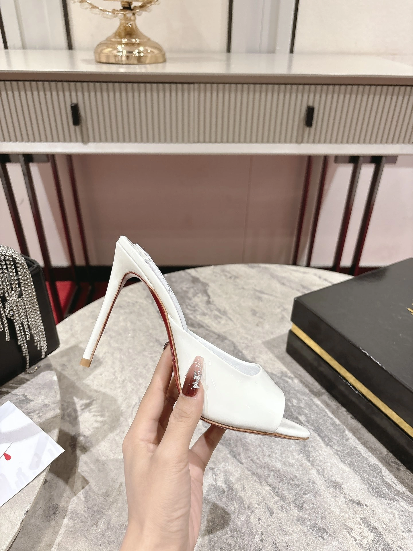 COCO-- 8ou2ou 1221318W302 calfskin item:E-X150J3861