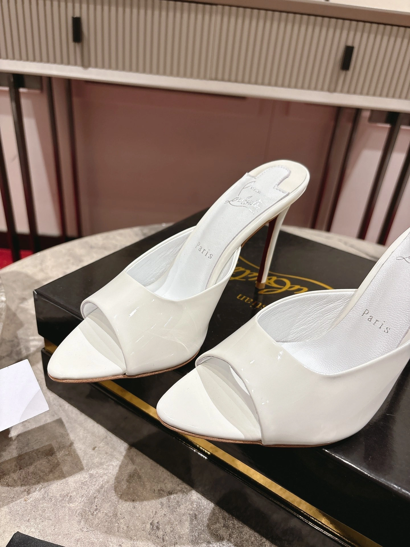 COCO-- 8ou2ou 1221318W302 calfskin item:E-X150J3861