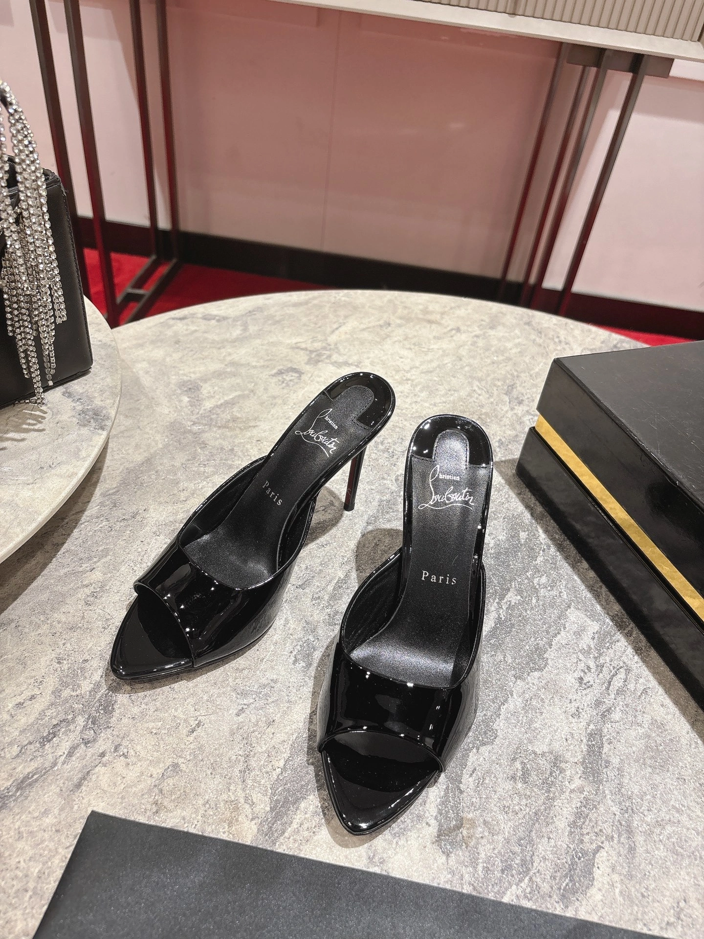 COCO-- 8ou2ou 1230037B439 calfskin item:E-X150J3852