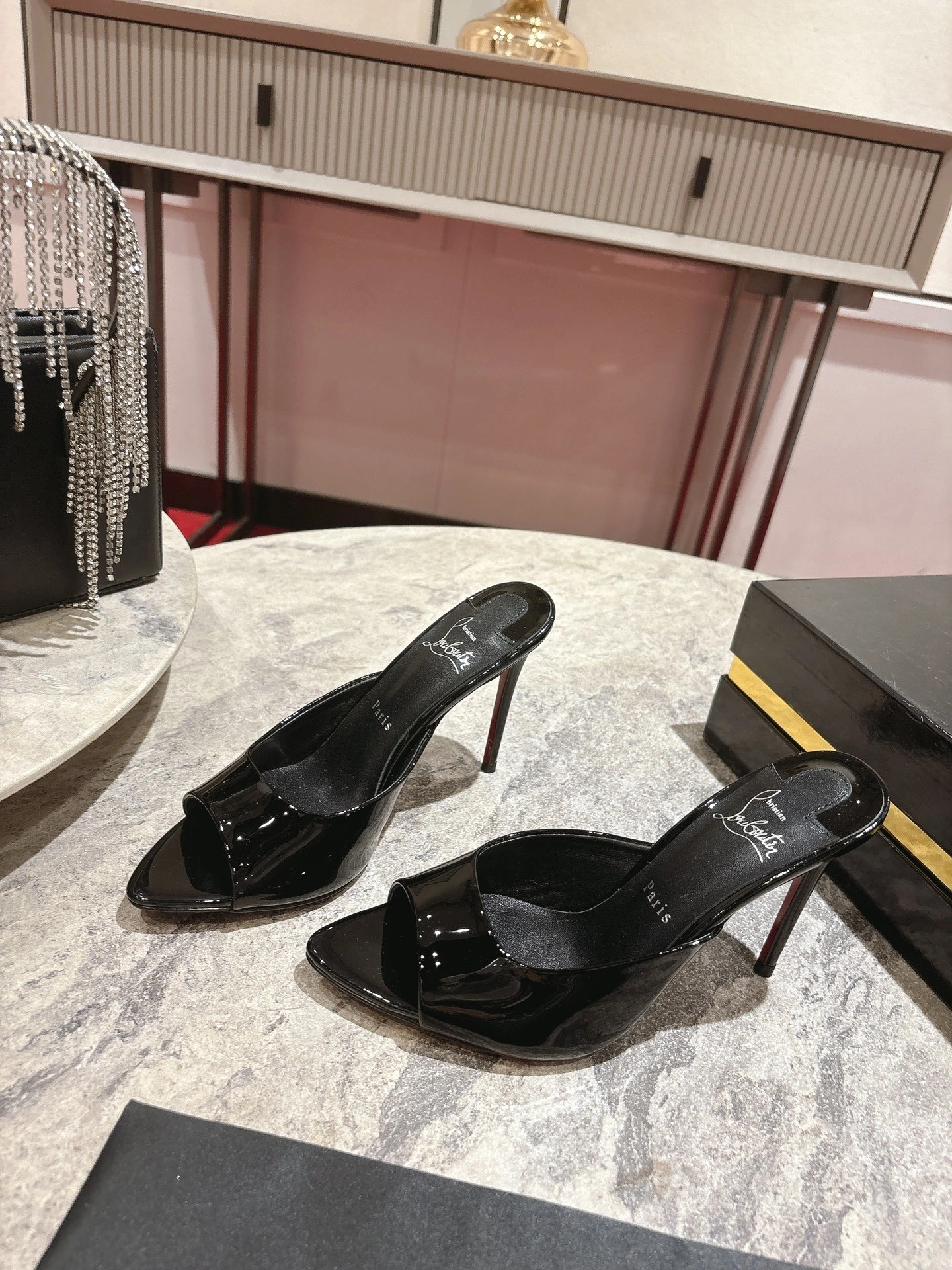 COCO-- 8ou2ou 1230037B439 calfskin item:E-X150J3852