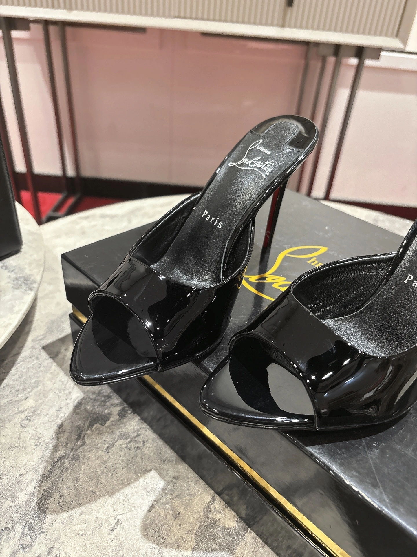 COCO-- 8ou2ou 1230037B439 calfskin item:E-X150J3852