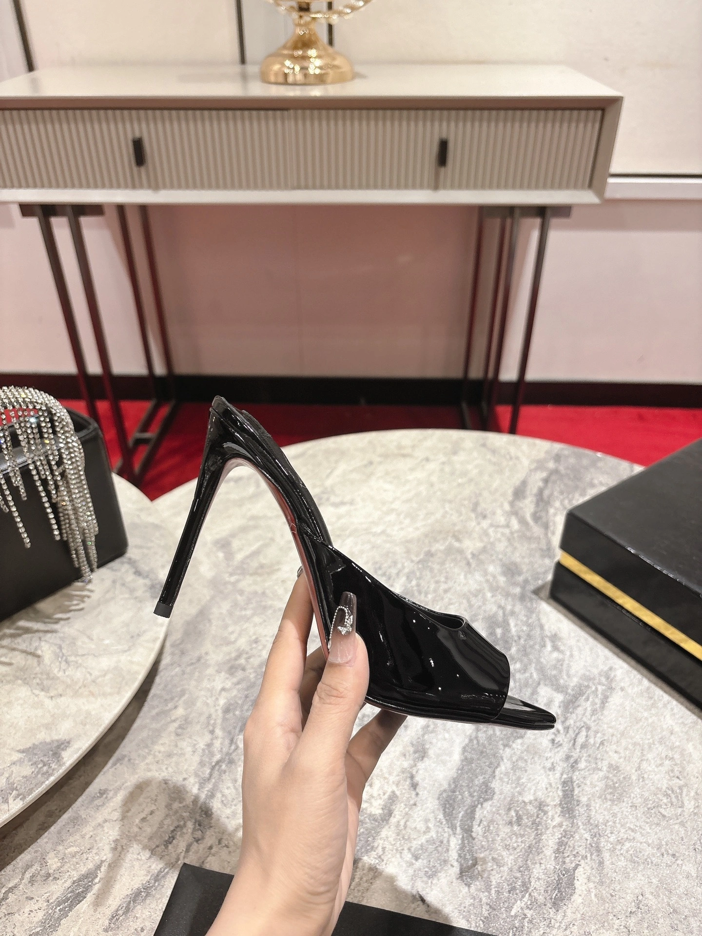 COCO-- 8ou2ou 1230037B439 calfskin item:E-X150J3852