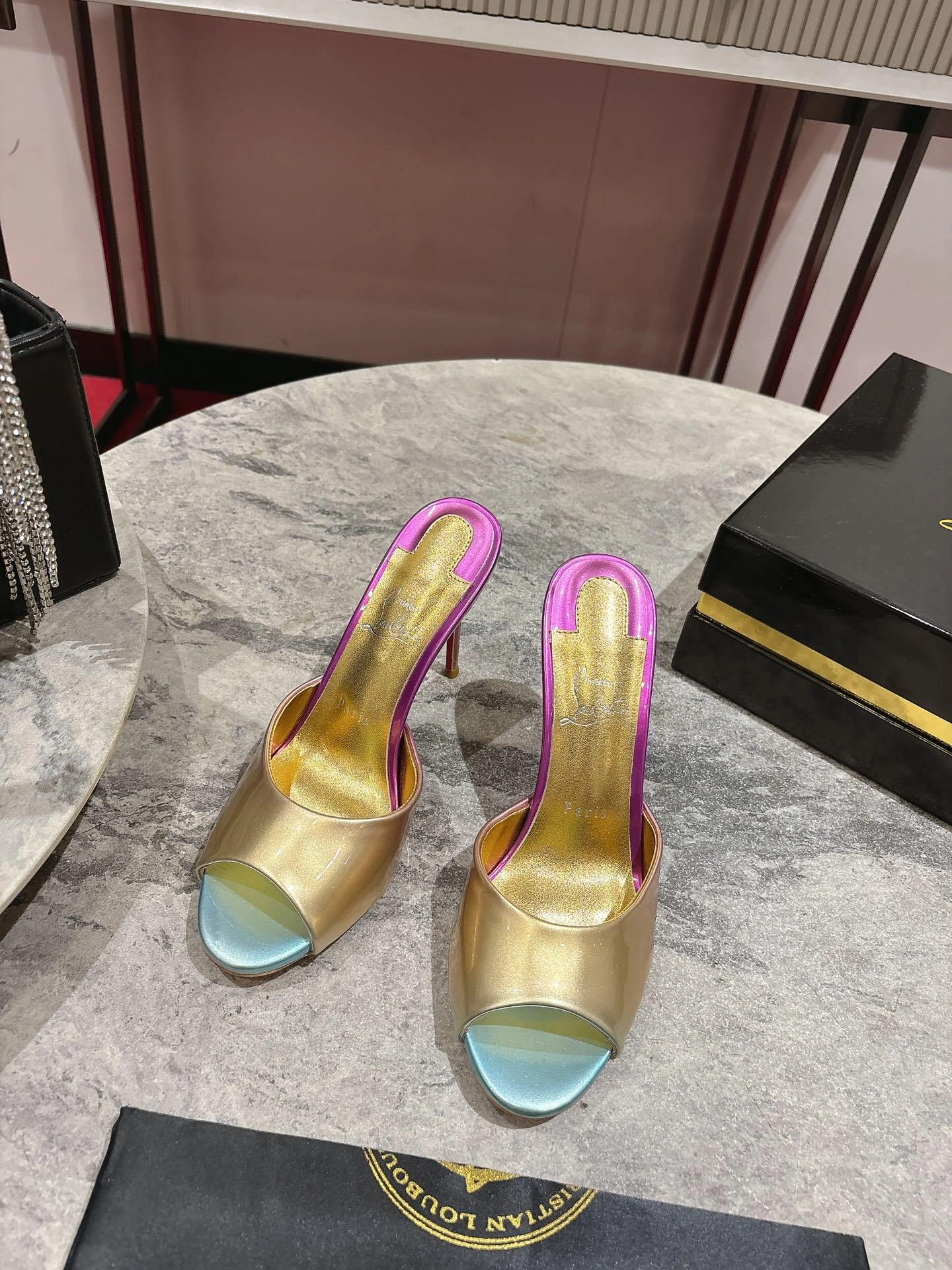 COCO-- 8ou2ou 12500926832 Dolly Heel height：10CM Calfskin item:E-X000E1410W