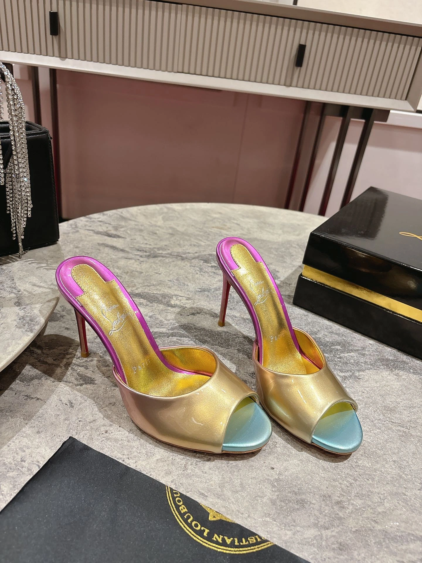 COCO-- 8ou2ou 12500926832 Dolly Heel height：10CM Calfskin item:E-X000E1410W