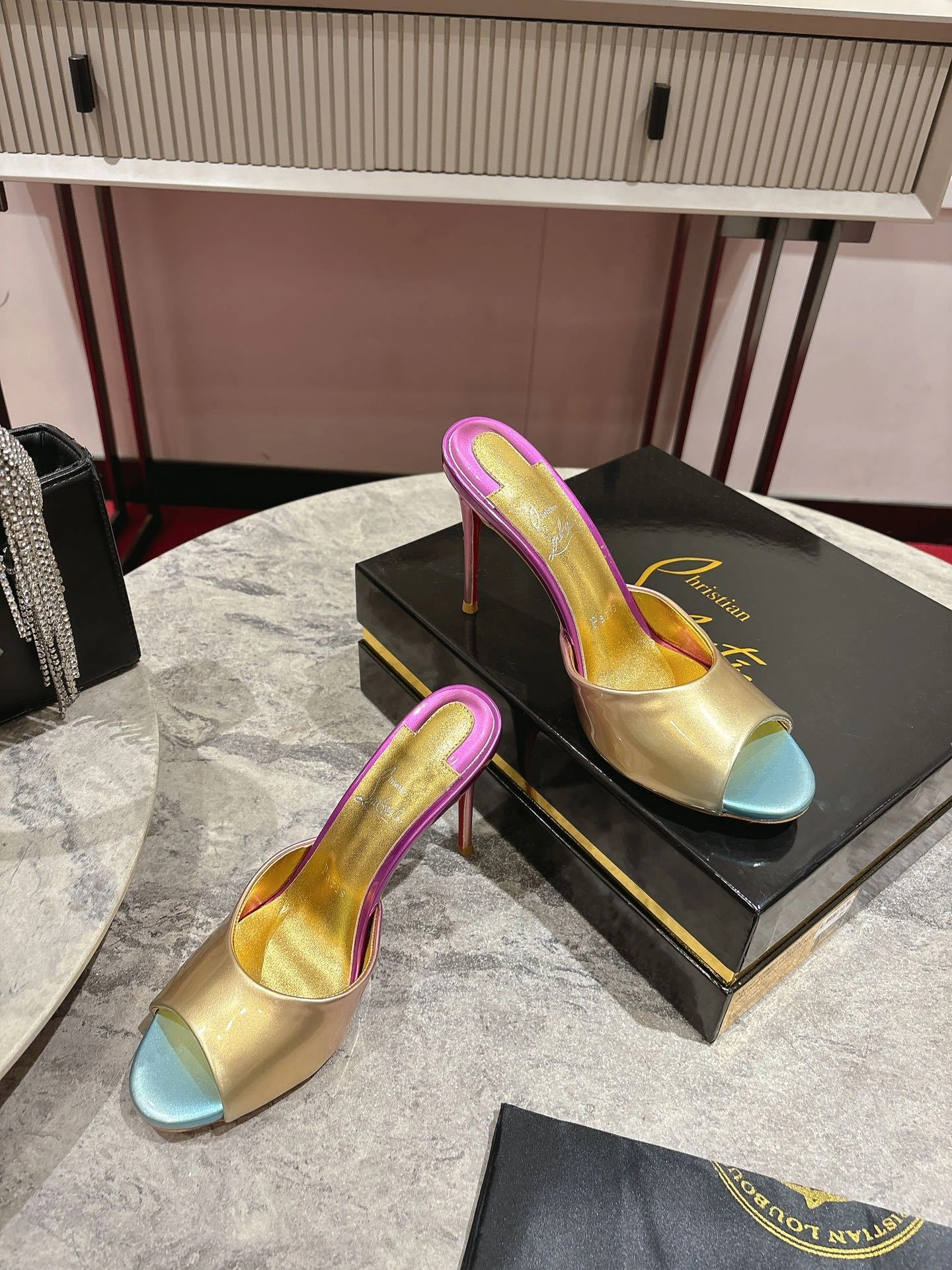 COCO-- 8ou2ou 12500926832 Dolly Heel height：10CM Calfskin item:E-X000E1410W