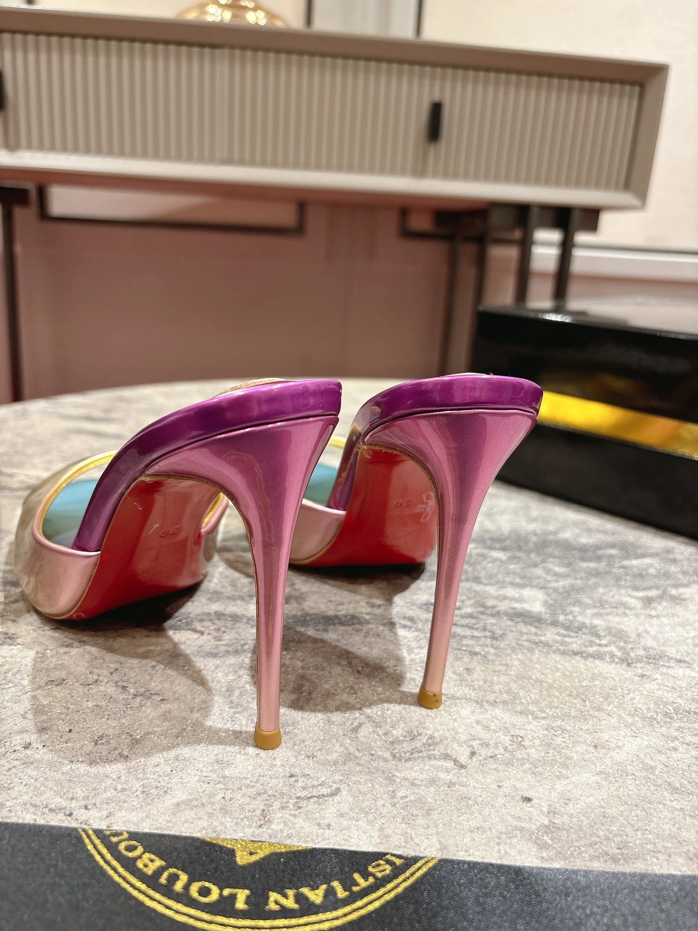 COCO-- 8ou2ou 12500926832 Dolly Heel height：10CM Calfskin item:E-X000E1410W