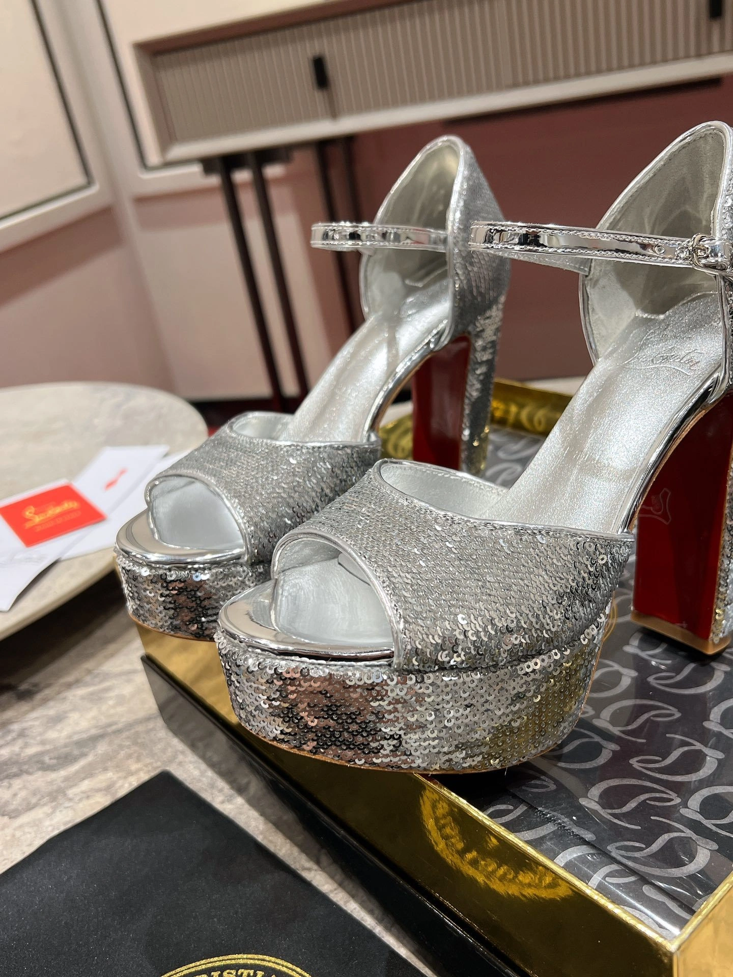COCO-- 8ou2ou 1250312S281 calfskin item:E-X105J3877
