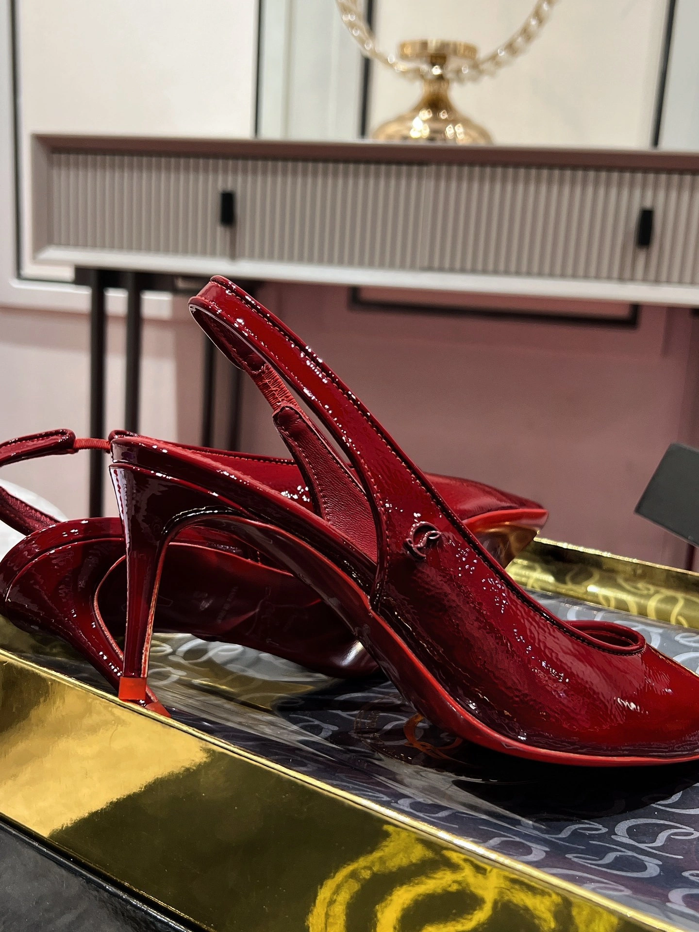COCO-- 8ou2ou 1250480R558 calfskin item:E-X076H0637