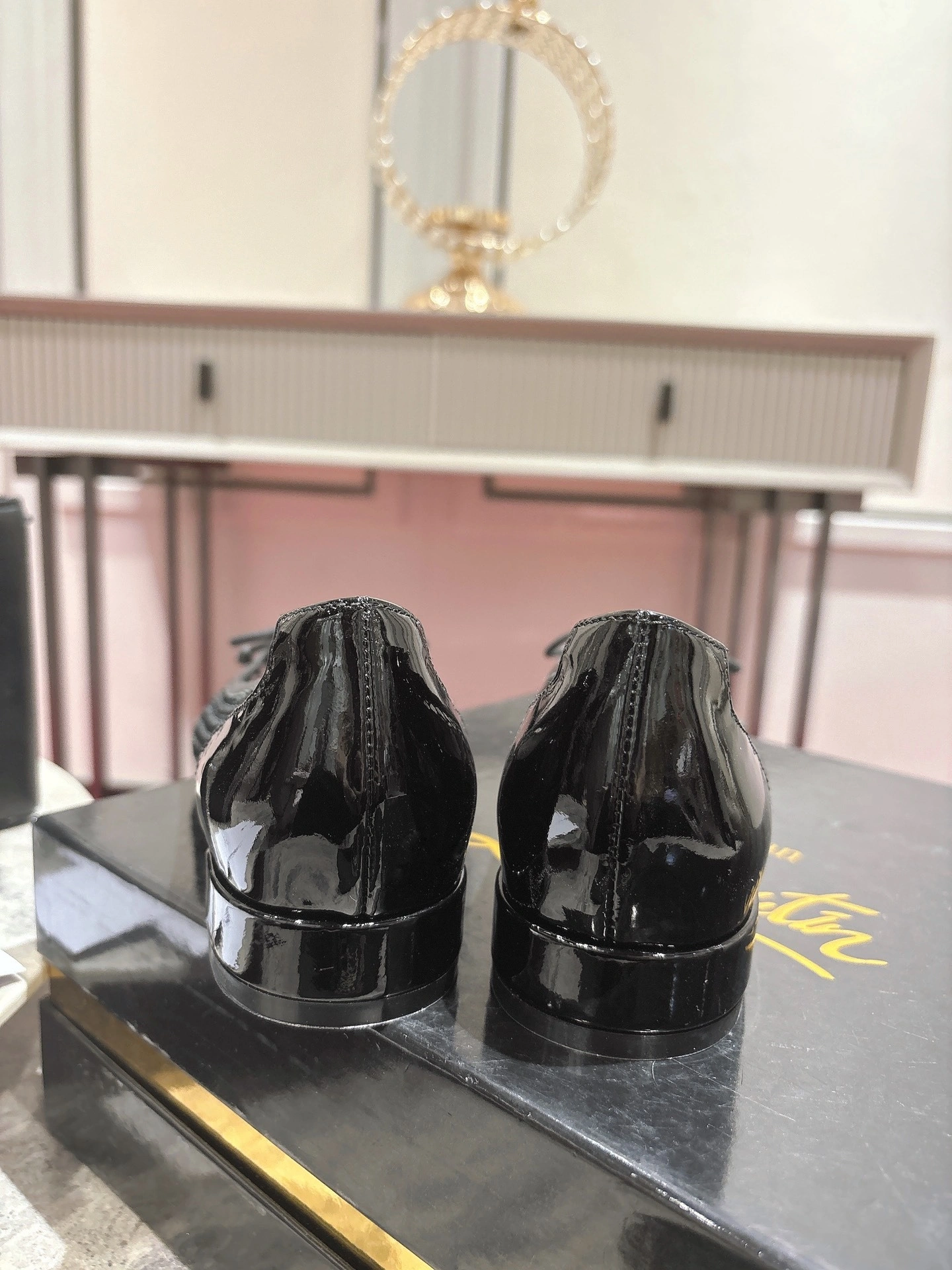 COCO-- 8ou2ou 1250987B439 calfskin item:E-X105J3876