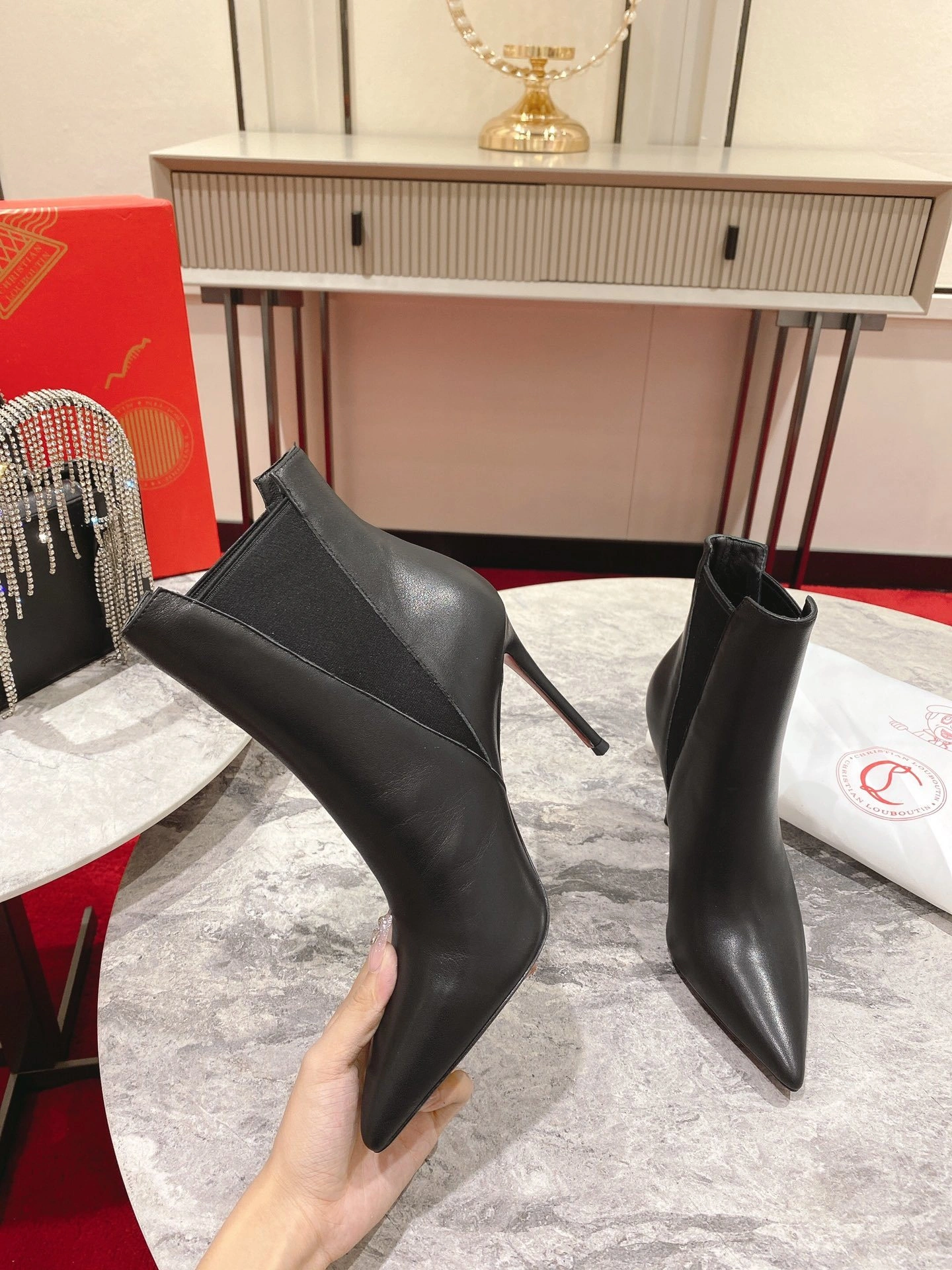 COCO-- 8ou2ou 3220297BK01 calfskin item：E-X362I1102