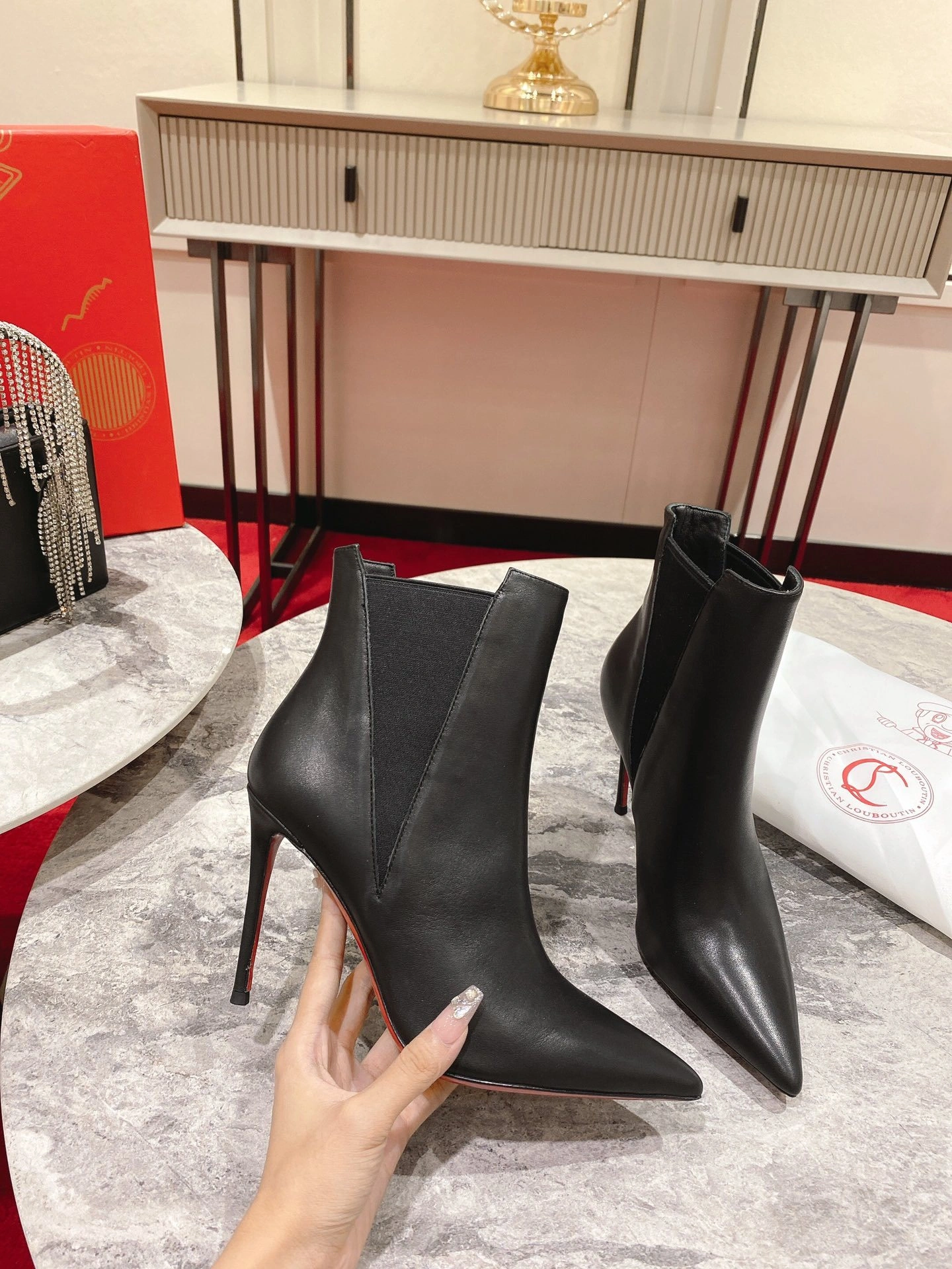 COCO-- 8ou2ou 3220297BK01 calfskin item：E-X362I1102