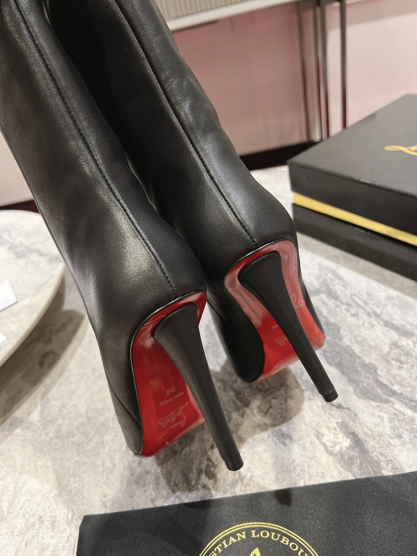 COCO-- 8ou2ou 3230824BK01 calfskin item：E-X362I1100