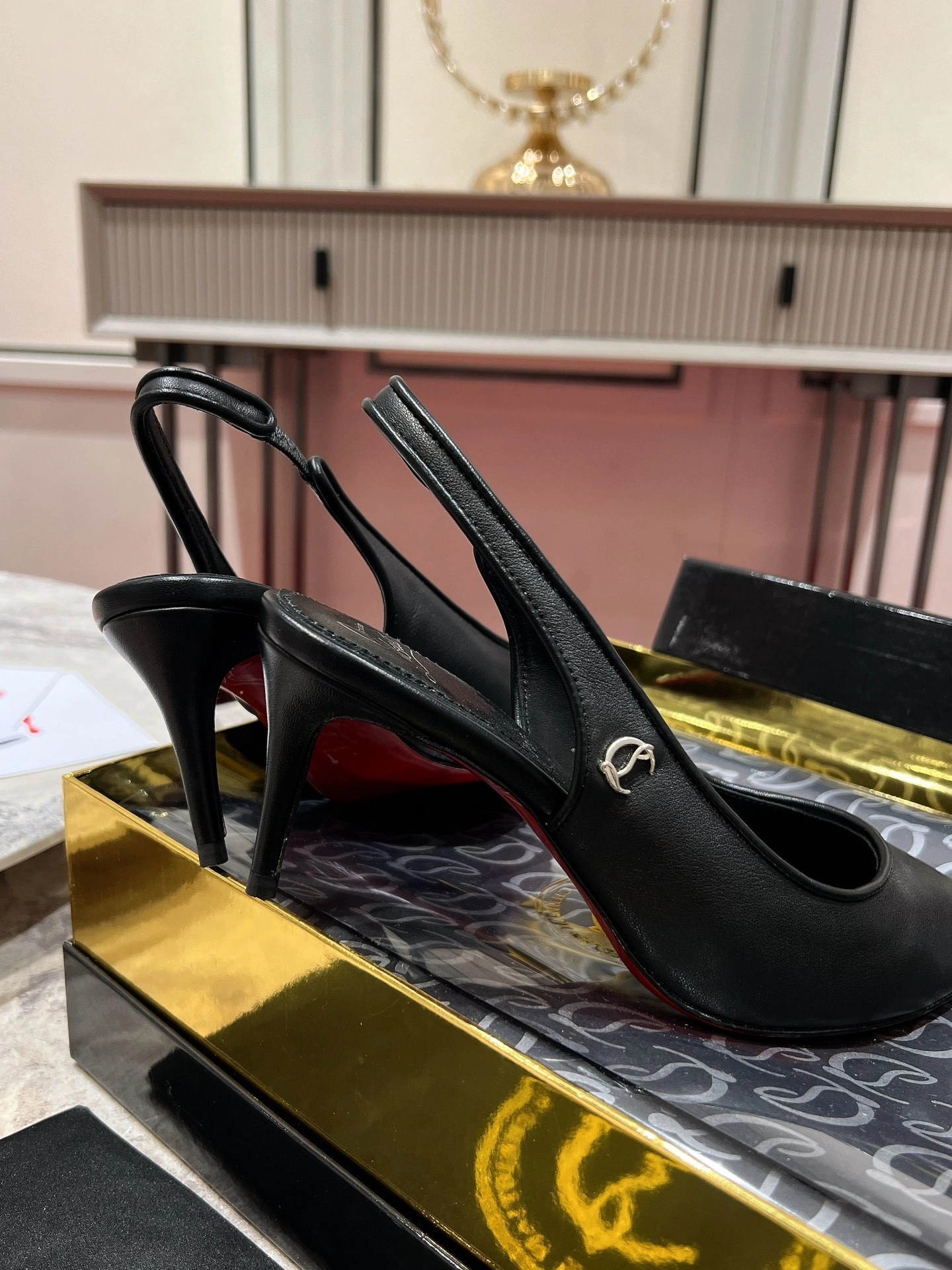 COCO-- 8ou2ou 3240004B439 calfskin item:E-X076H0636
