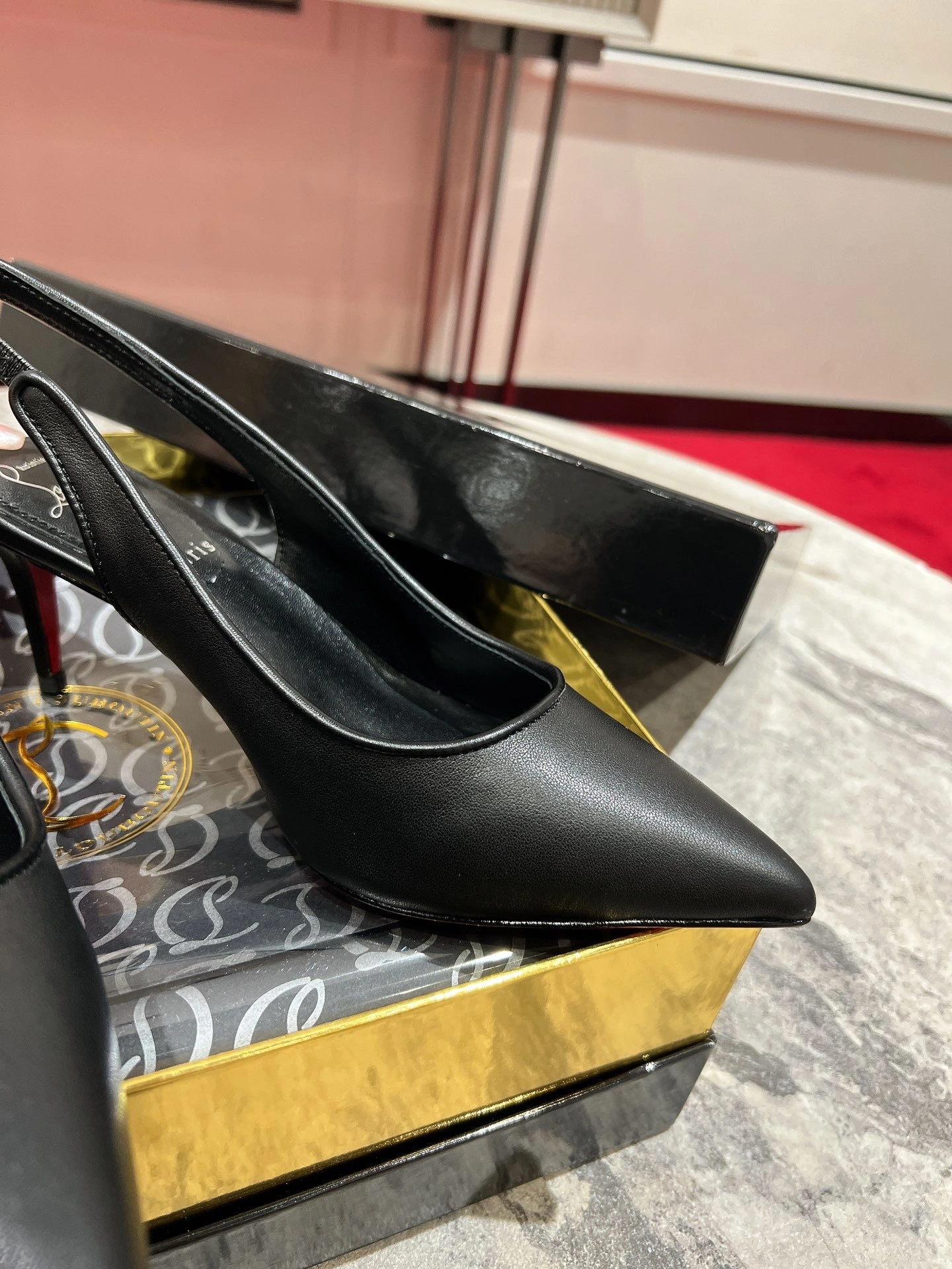 COCO-- 8ou2ou 3240004B439 calfskin item:E-X076H0636