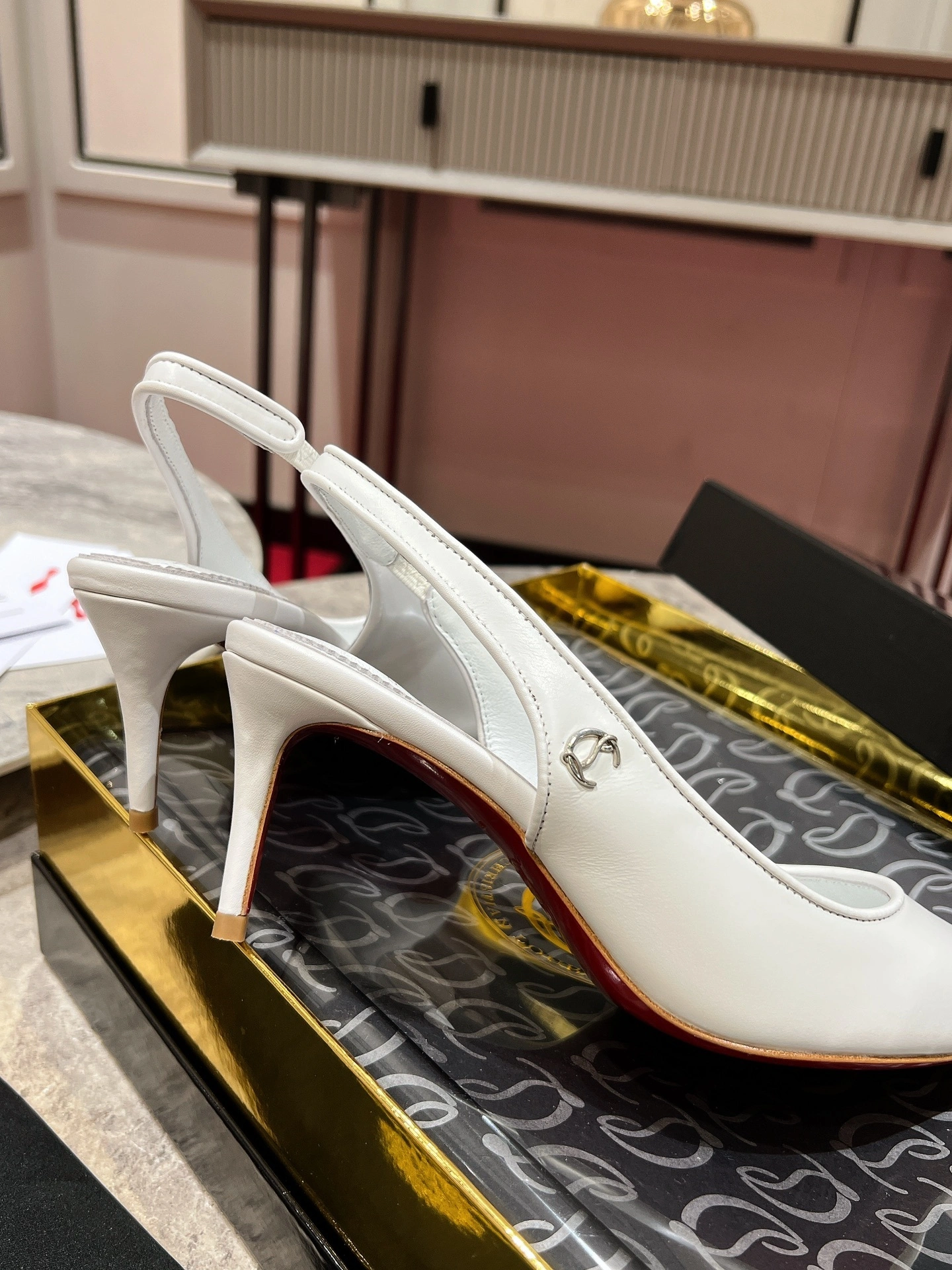 COCO-- 8ou2ou 3240004W302 calfskin item:E-X076H0635