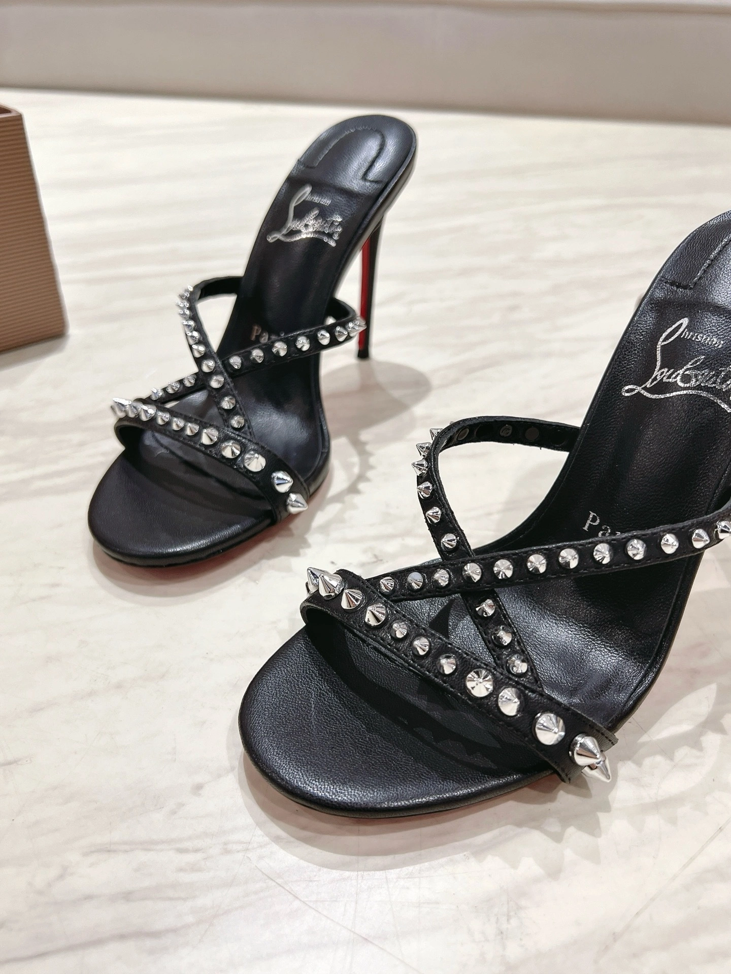 COCO-- 8ou2ou 3240181B439 Heel height：10CM Calfskin sheepskin item:E-X158D4034