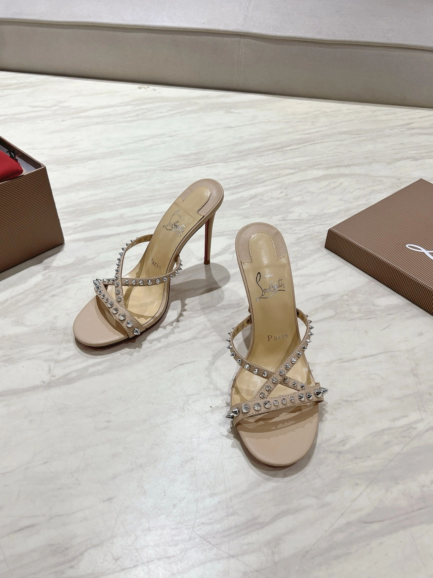 COCO-- 8ou2ou 3240181N295 Heel height：10CM Calfskin sheepskin item:E-X158D4032