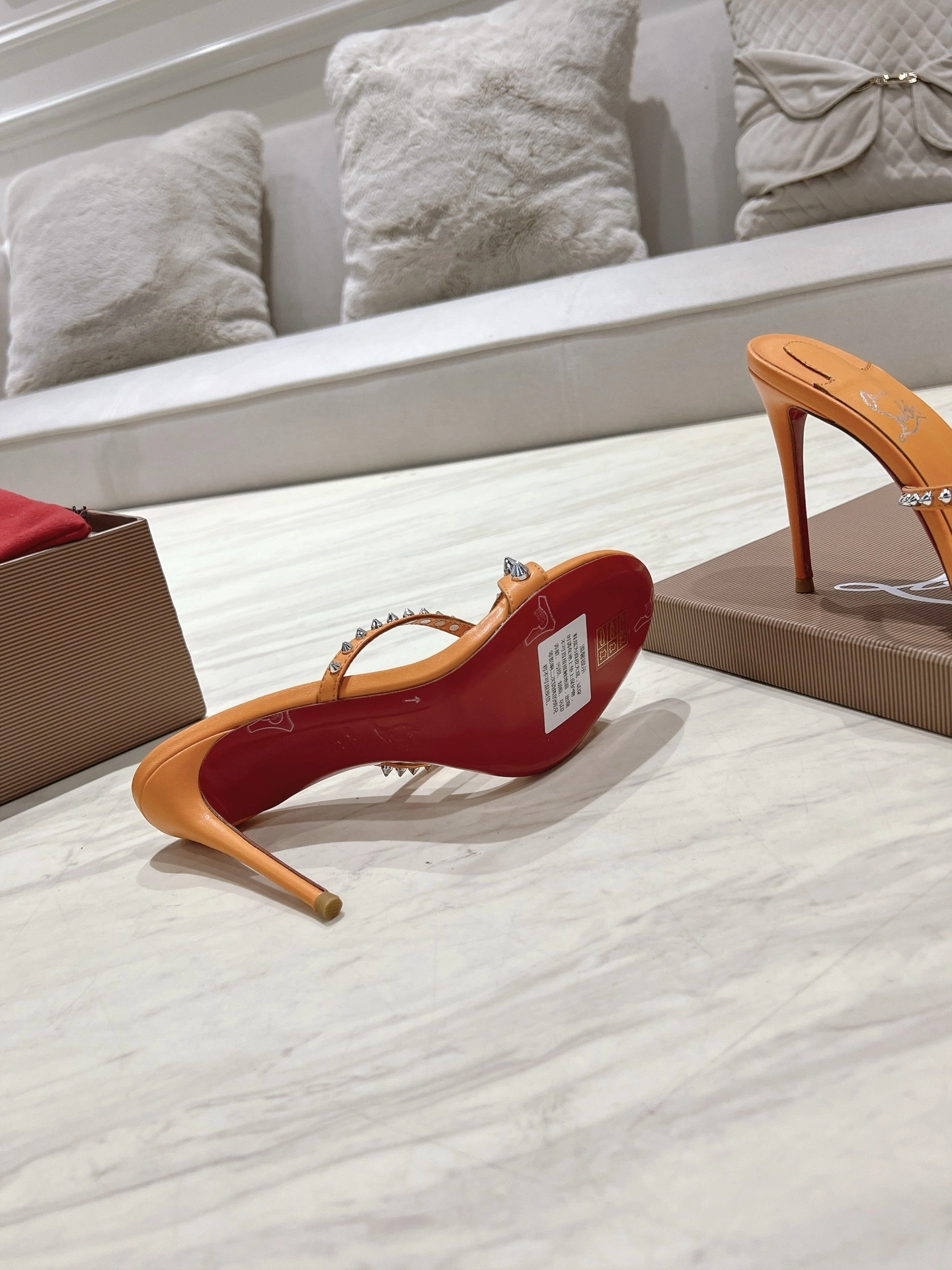 COCO-- 8ou2ou 3240181O349 Heel height：10CM Calfskin sheepskin item:E-X158D4033