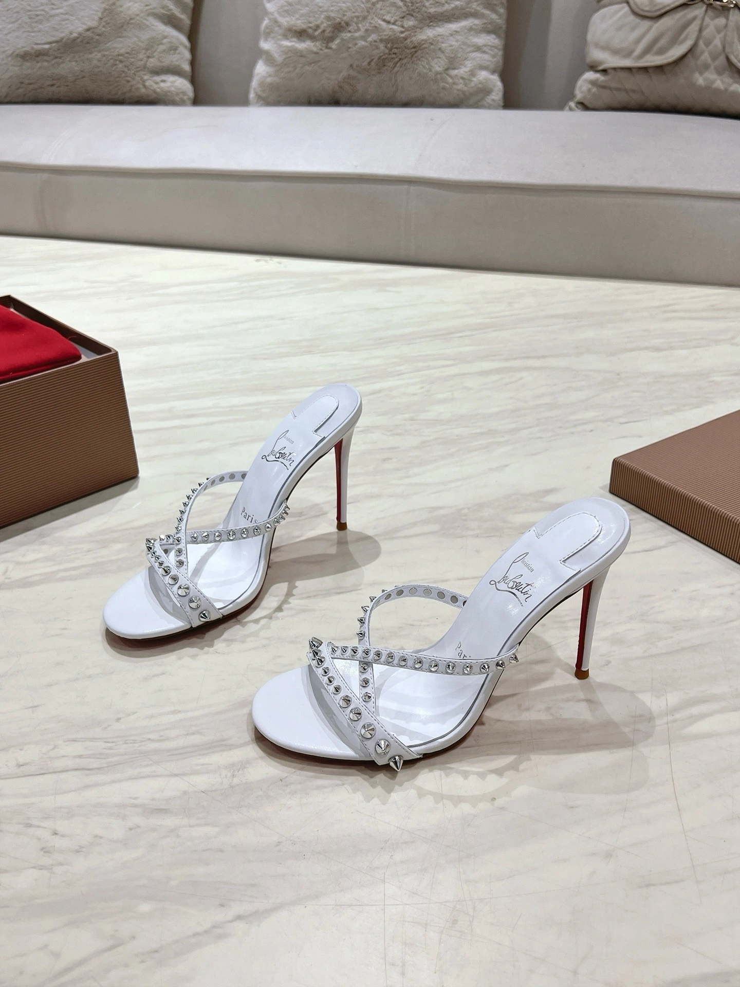 COCO-- 8ou2ou 3240181W302 Heel height：10CM Calfskin sheepskin item:E-X158D4035