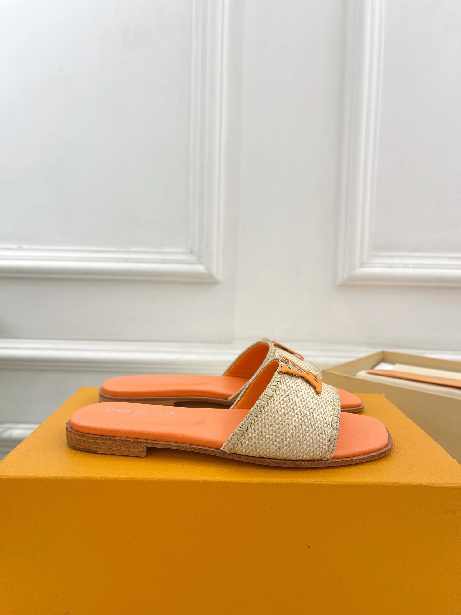COCO-- 8v 1ACZFH Heel height：1CM sheepskin item:D-X047I0344
