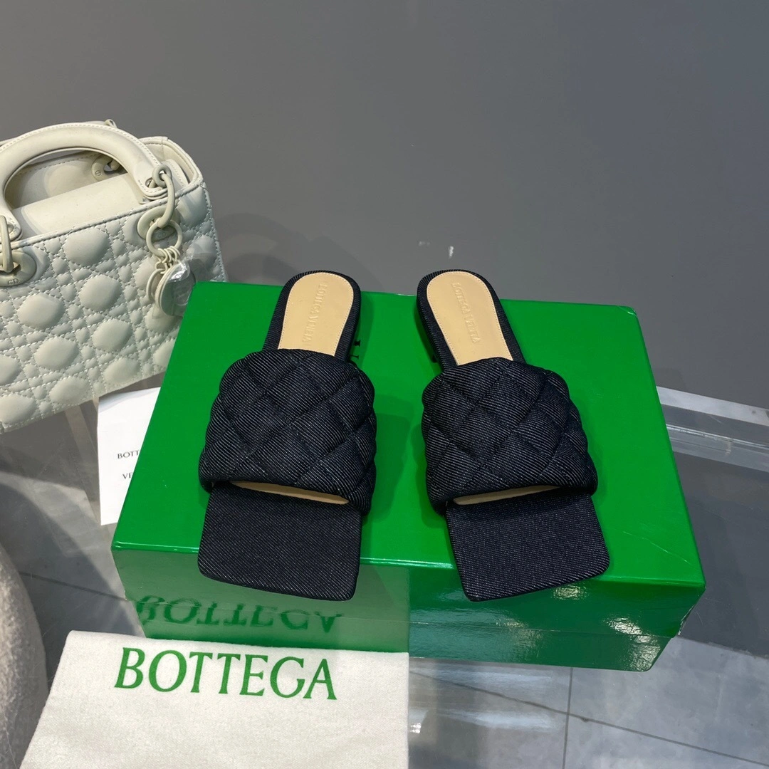 COCO---BottegaVeneta 2022ss 708906V26M04245 item:B-X158G2002