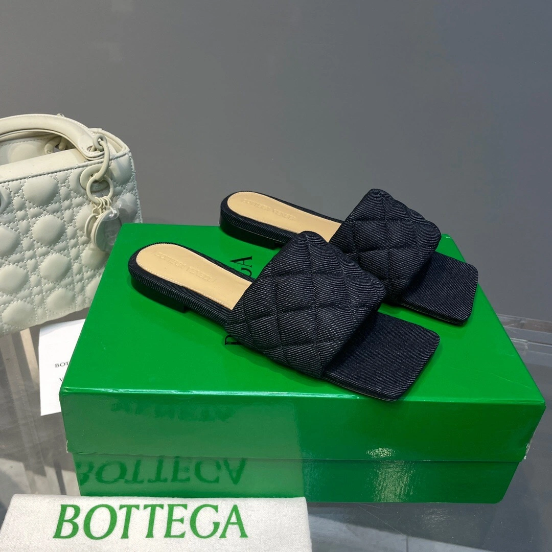 COCO---BottegaVeneta 2022ss 708906V26M04245 item:B-X158G2002