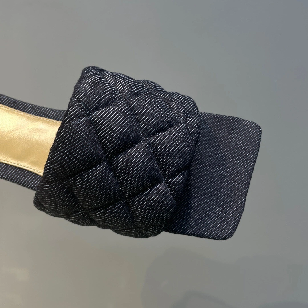 COCO---BottegaVeneta 2022ss 708906V26M04245 item:B-X158G2002