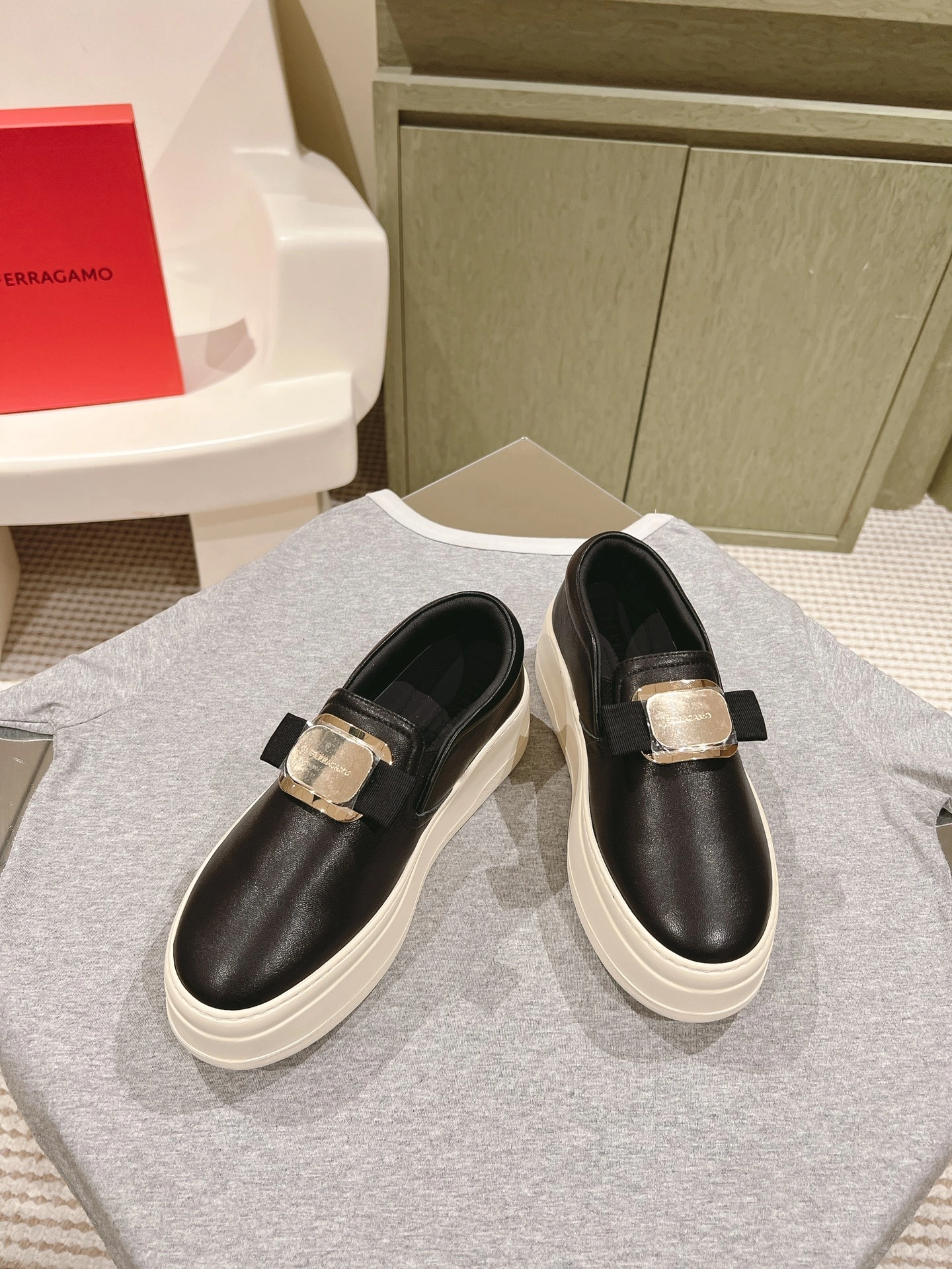 COCO-- F5rr1617o 030606 774815 cowhide item:E-X362I0323