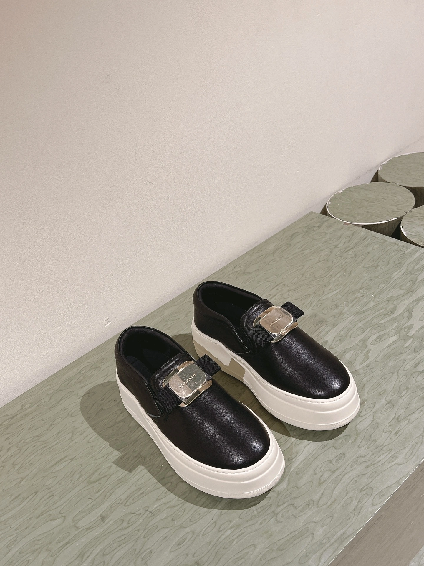 COCO-- F5rr1617o 030606 774815 cowhide item:E-X362I0323