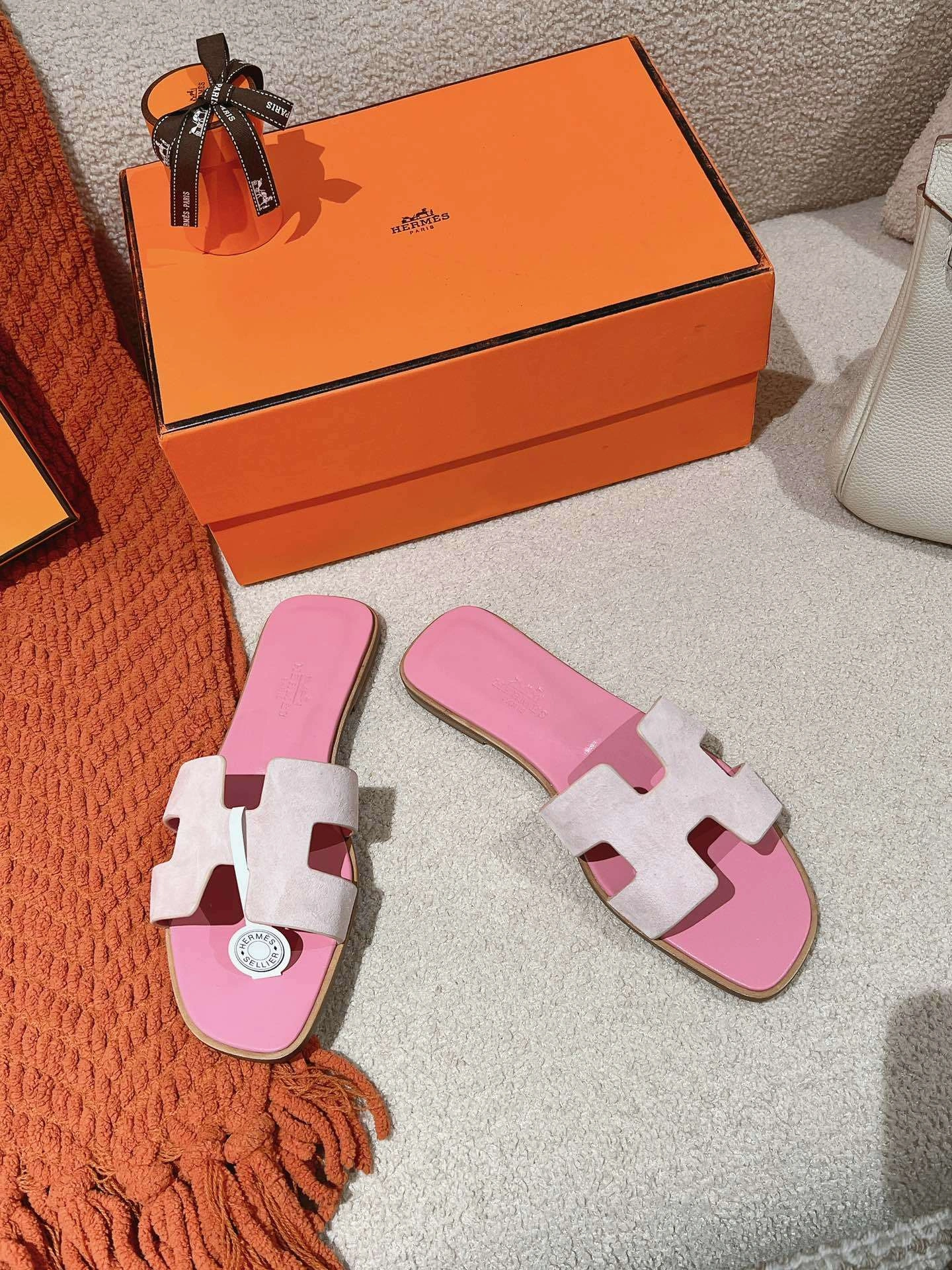 &COCO-- H221208Z 27 item:D-X062M2817