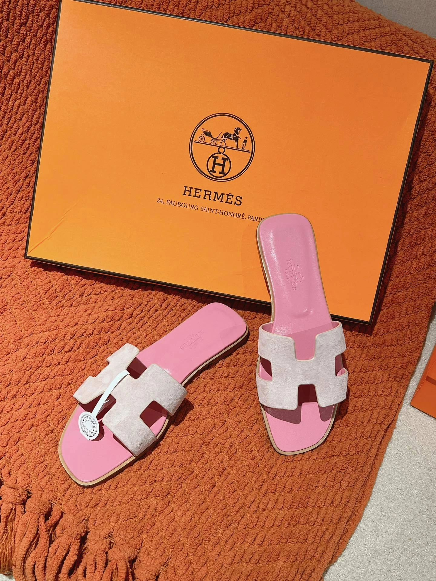 &COCO-- H221208Z 27 item:D-X062M2817