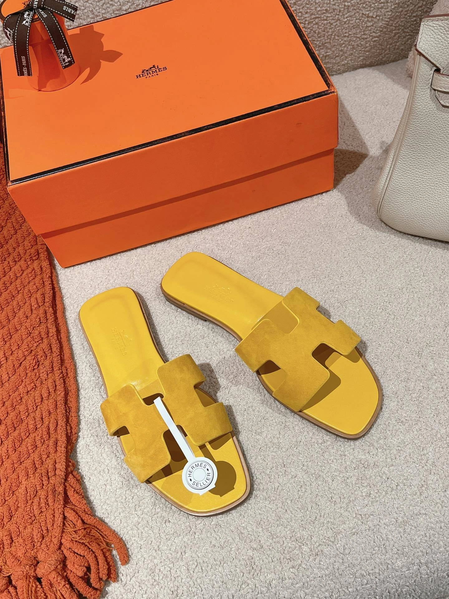 COCO-- H221208Z CH item:D-X062M2814