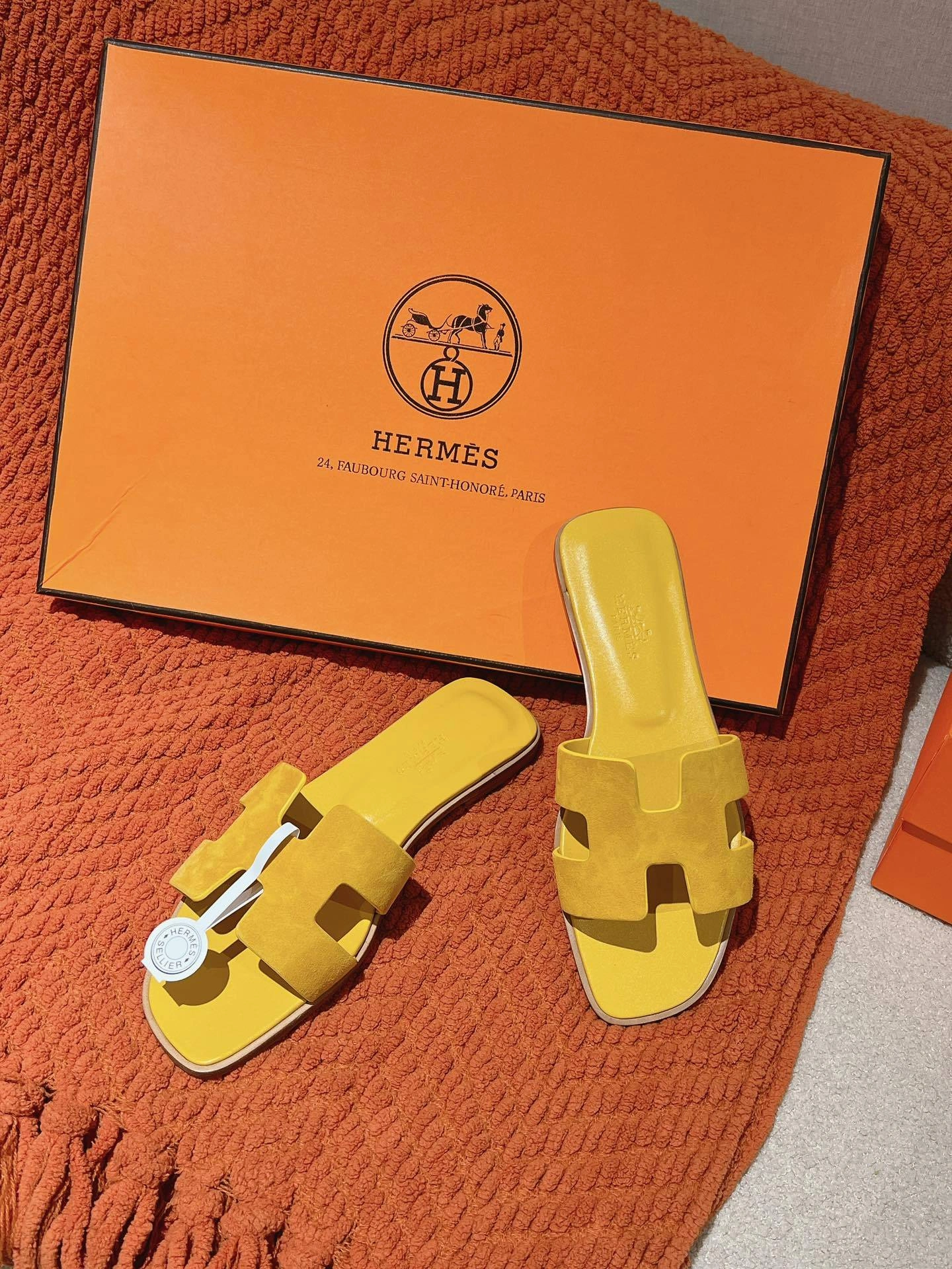COCO-- H221208Z CH item:D-X062M2814