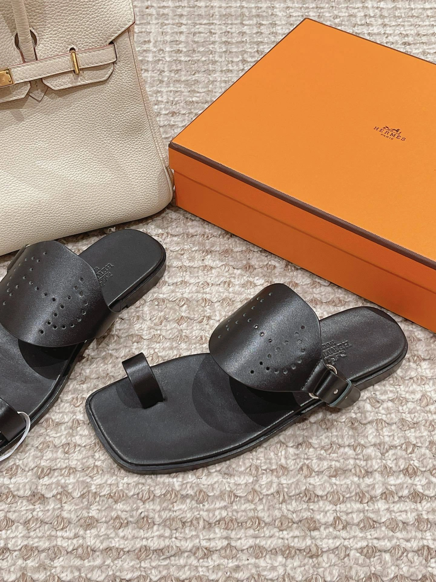 COCO-- H232052Z 02 item:D-X062M2813