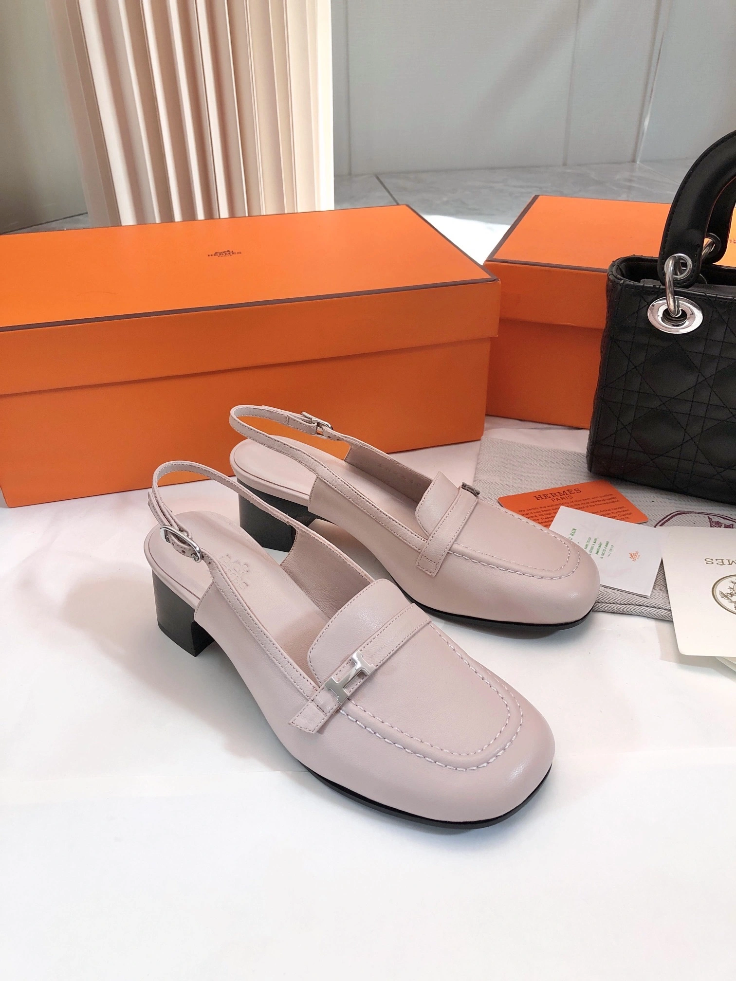 COCO-- H241046Z 27370 item:D-X02A1146